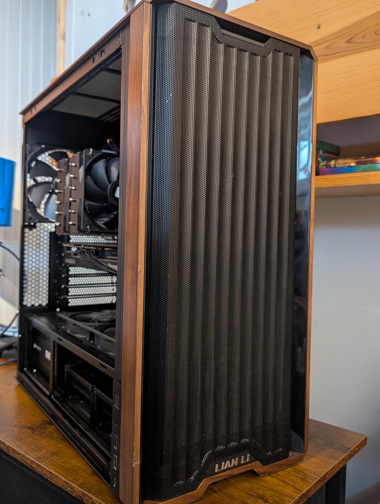 Lian Li LANCOOL 217 Genuine Walnut Wood Computer Case, Mid-Tower ATX PC Case with 5 Pre-Installed PWM Fans 2x170mm, 2x120mm & 1x140mm, Flexible PSU & Cable Installation - Black (LAN217X) customer photo 1
