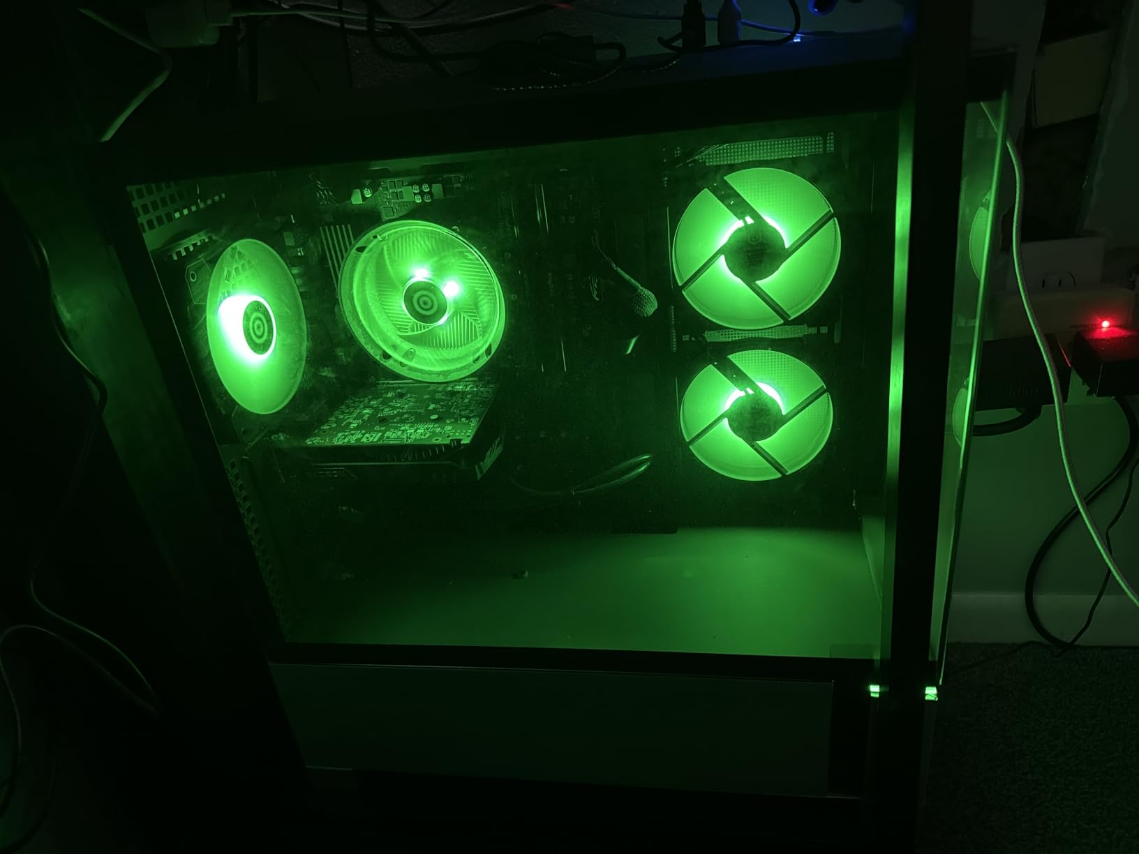 CyberPowerPC Gaming PC, AMD Ryzen 5 5500, Radeon RX 6500 XT 4GB | Gamer Master, 8GB DDR4, 500GB PCIe 4.0 SSD, WiFi Ready & Windows 11 Home (GMA3100A3) customer photo 1