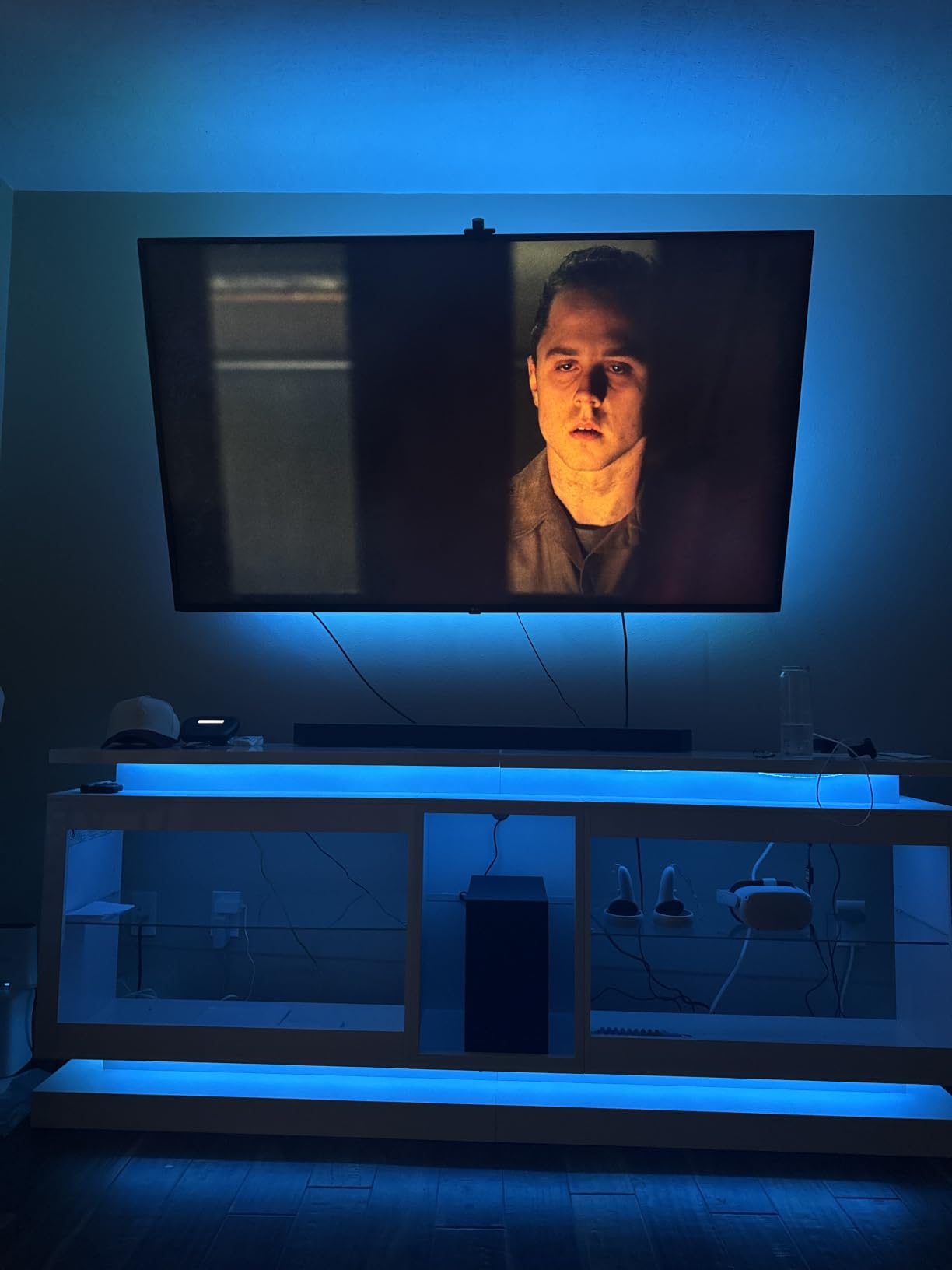 Samsung Q-Series Soundbar HW-Q600F 3.1.2ch with Wireless Subwoofer, Dolby Atmos/DTS Virtual:X, Q-Symphony, SpaceFit Sound Pro, Adaptive Sound, Game Mode Pro, Bluetooth (2025 Model) customer photo 1