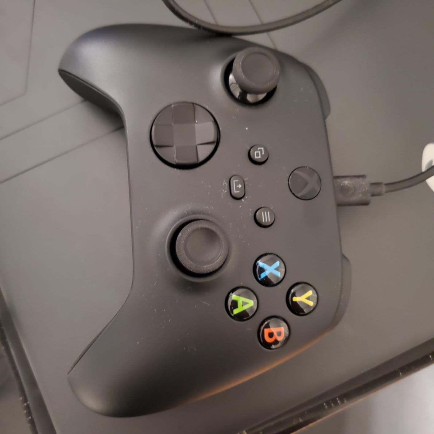XBOX Wireless Gaming Controller + USB-C Cable | Carbon Black | Console, PC, & Cloud Devices | Textured Grip | Wireless, Bluetooth, USB-C Connectivity customer photo 1