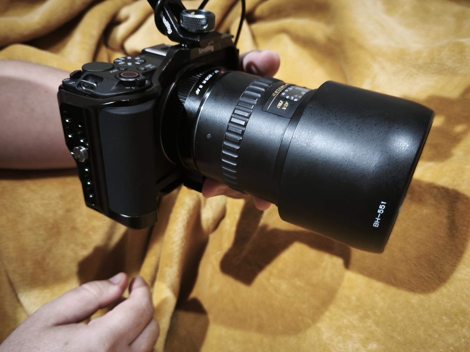 EOS R50 V Mirrorless Camera (Body Only) - APS-C Digital Camera, Flip Screen 4K Video, Interchangeable Lens Camera for Vlogging, Content Creation, Streaming, Filming, Podcasts, TikTok customer photo 1