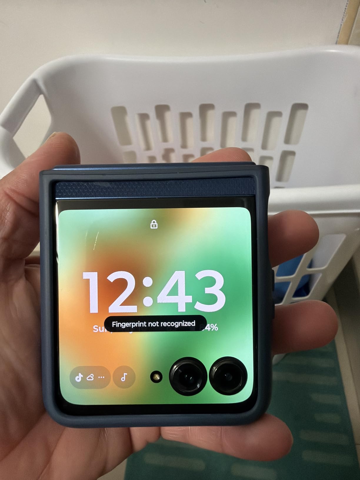 Motorola Razr 2025 | Unlocked | Made for US 8/256GB | 50MP Camera | Pantone Gibraltar Sea customer photo 1