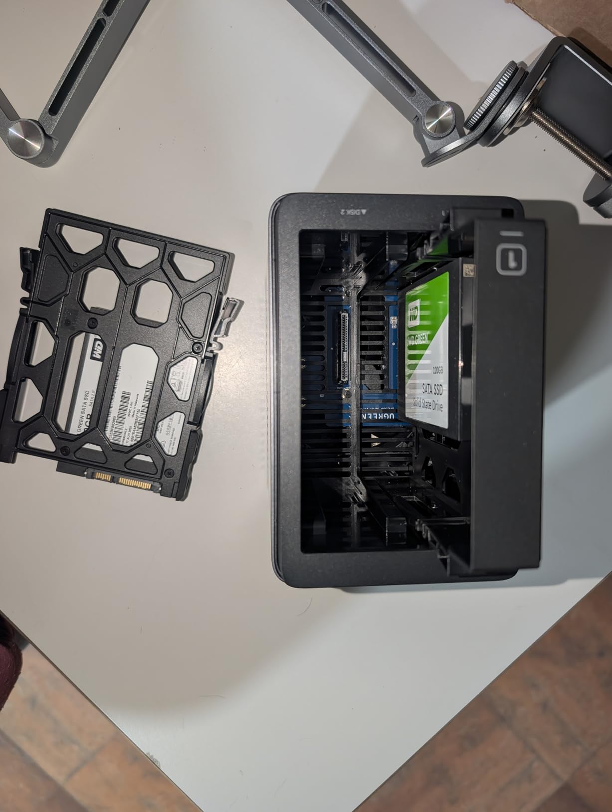 UGREEN NAS DH4300 Plus 4-Bay for Beginners, Home Users & Remote Workers customer photo 2