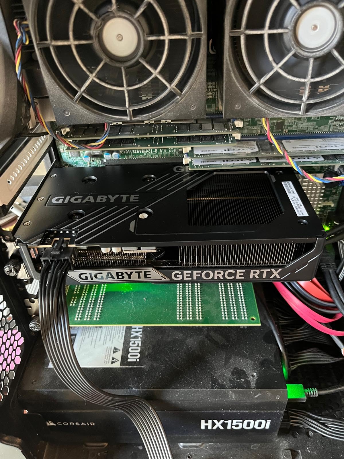 GIGABYTE GeForce RTX 5060 WINDFORCE OC 8G Graphics Card, Cooling System, 8GB 128-bit GDDR7, PCIe 5.0, Manufactured by NVIDIA, DisplayPort & HDMI - Video Output Interface, GV-N5060WF2OC-8GD Video Card customer photo 2