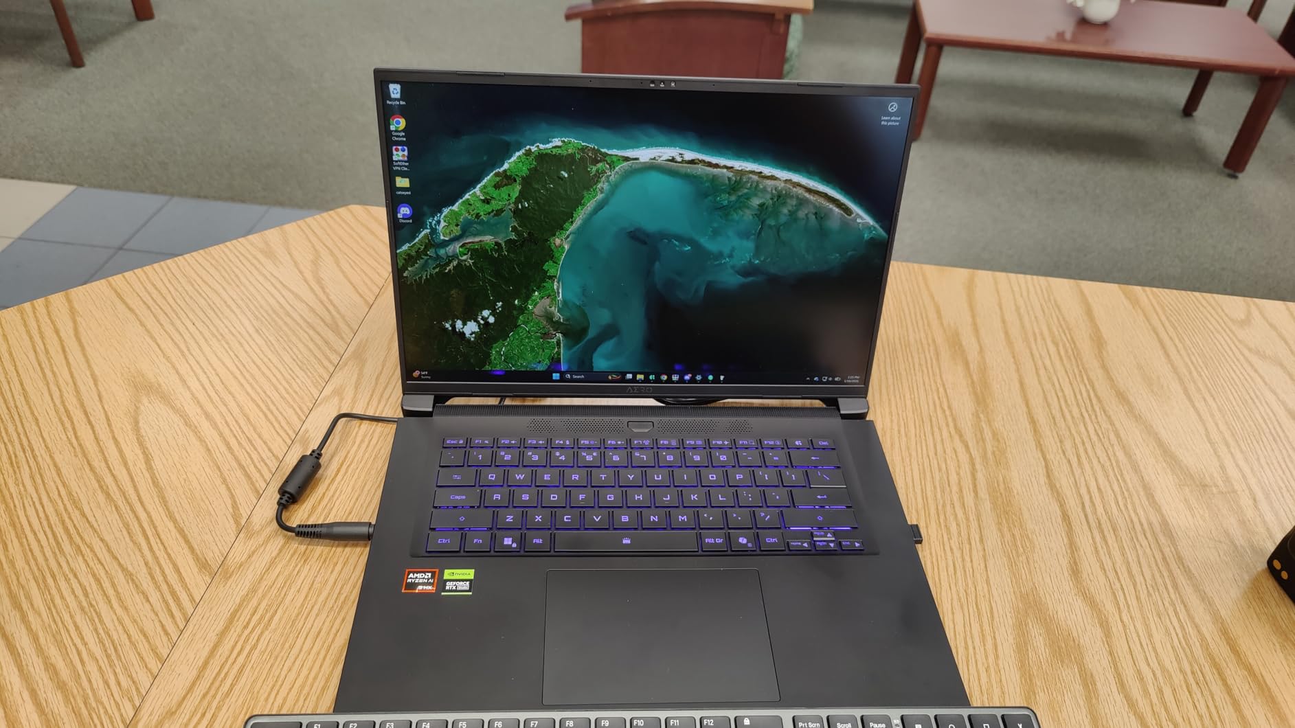 AERO X16 Copilot+ PC - 165Hz 2560x1600 WQXGA - NVIDIA GeForce RTX 5070 - AMD Ryzen AI 9 HX 370 - 1TB SSD with 32GB DDR5 RAM - Windows 11 Home customer photo 1