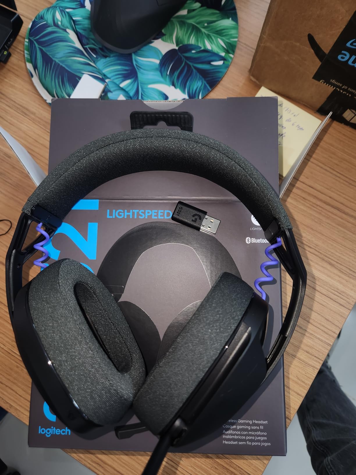 Logitech G321 Lightspeed Wireless Bluetooth Gaming Headset, Dynamic Comfort and fit, 16 kHz Boom mic, 20+ hrs Battery, PC, PS4, PS5, Nintendo Switch, Mobile - Black customer photo 1