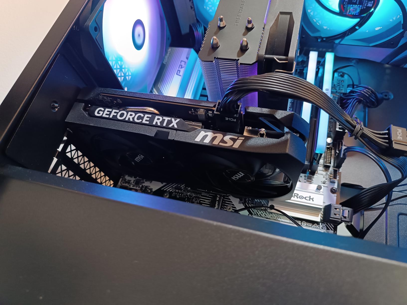 MSI Gaming RTX 5050 8G Shadow 2X OC Graphics Card (8GB GDDR6, 128-bit, Extreme Performance: 2617 MHz, DisplayPort x3 2.1a, HDMI 2.1b, NVIDIA Blackwell Architecture) customer photo 1