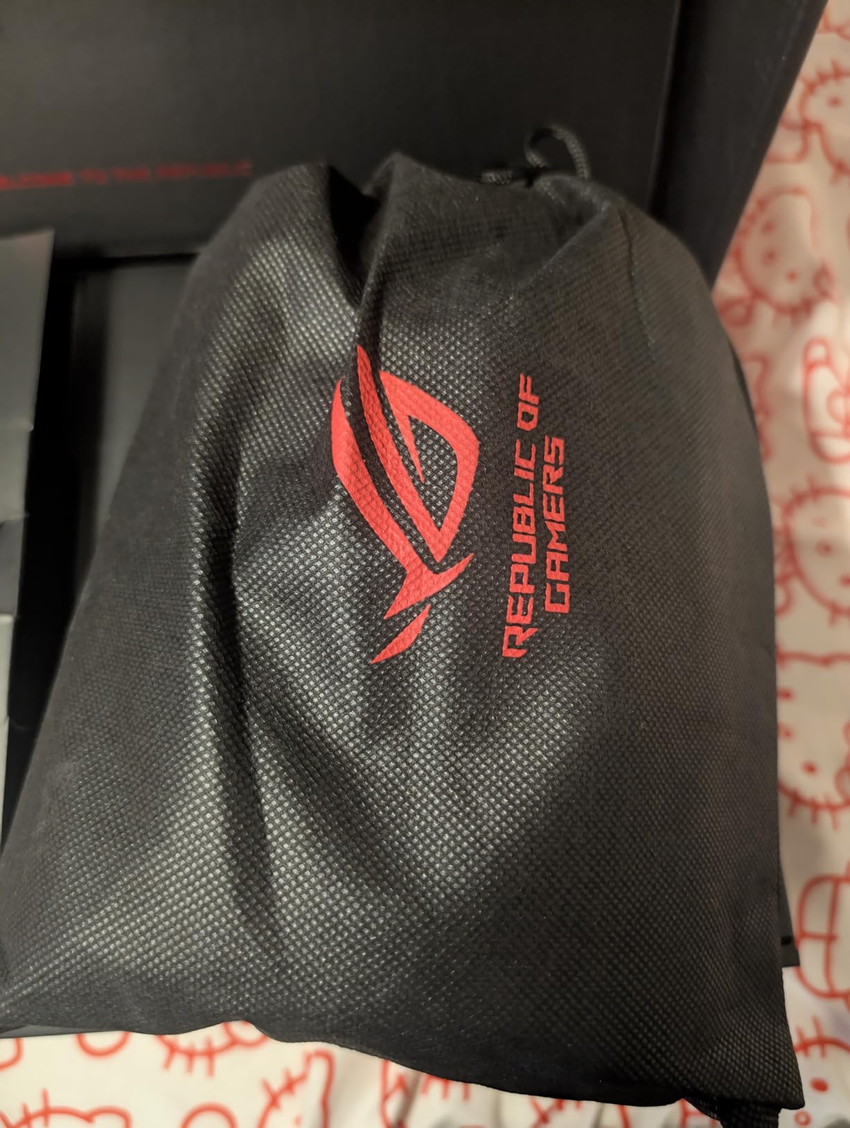 ASUS ROG Thor 1200W Platinum III PSU (80 Plus Platinum Certified, ATX 3.1, GaN MOSFET, GPU-First Intelligent Voltage Stabilizer, Magnetic OLED Display, Turbo Mode, 10-Year Warranty) customer photo 2