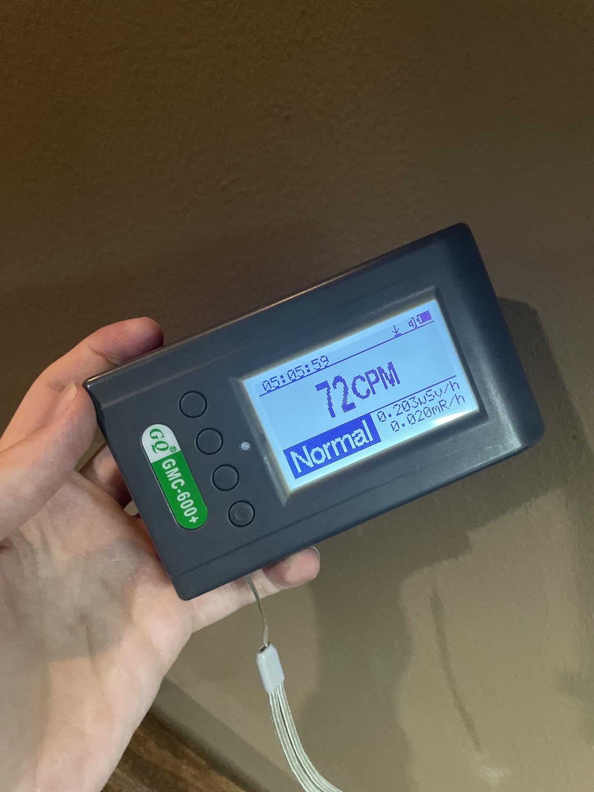 GQ 600 PRO Geiger Counter Nuclear Radiation Detector - Dosimeter for Alpha, Beta, Gamma, X-Ray - Portable Radiation Monitor with Real-Time Data, Global Data Sharing, LCD Display & USB customer photo 2
