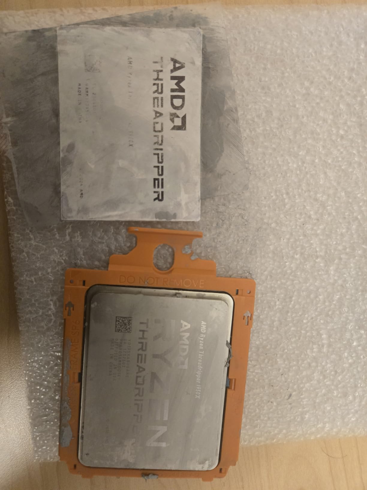AMD Ryzen Threadripper 9980X customer photo 1