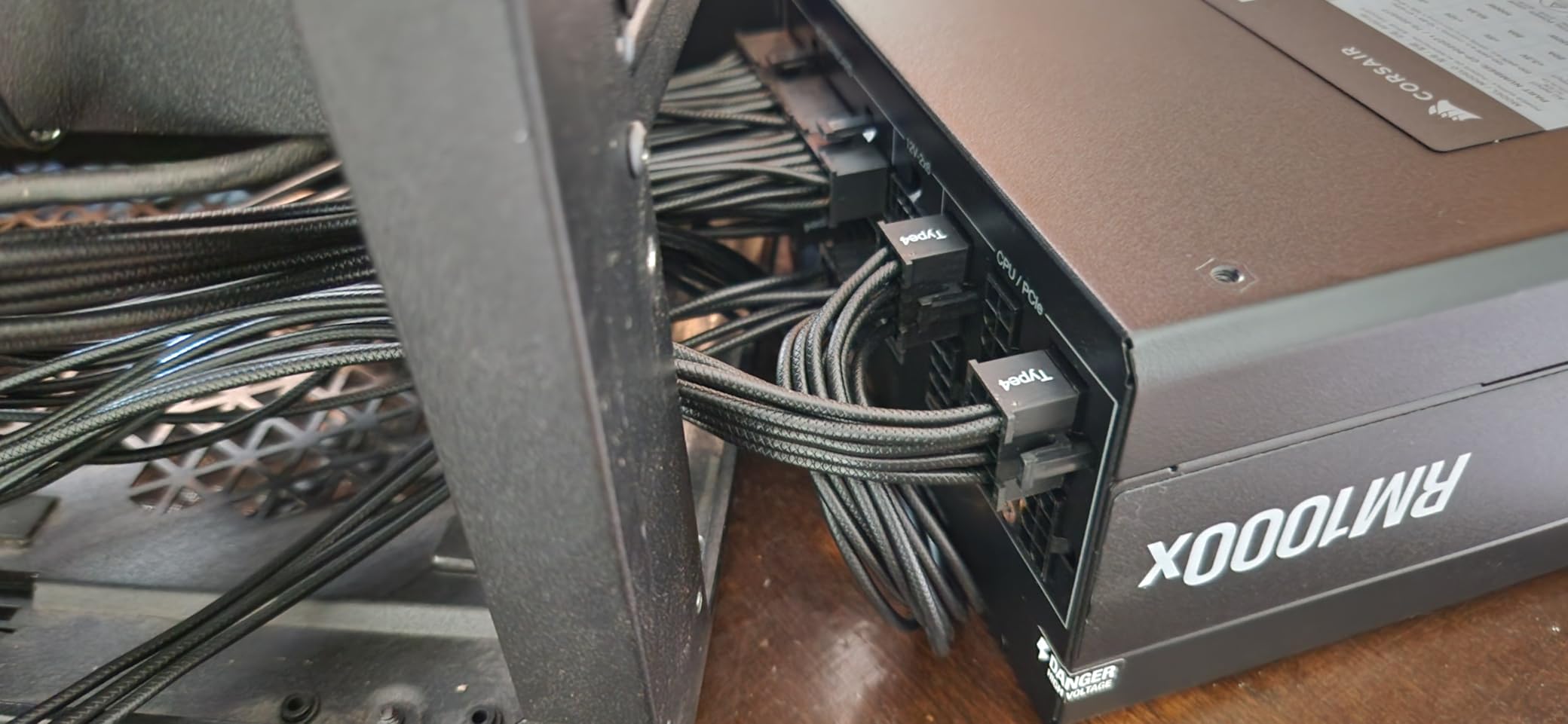 CORSAIR RM1000x ATX 3.1 PCIe 5.1 Ready Fully Modular 1000W Power Supply - Low-Noise, Cybenetics Gold Efficiency, Native 12V-2x6 Connector - Black customer photo 2