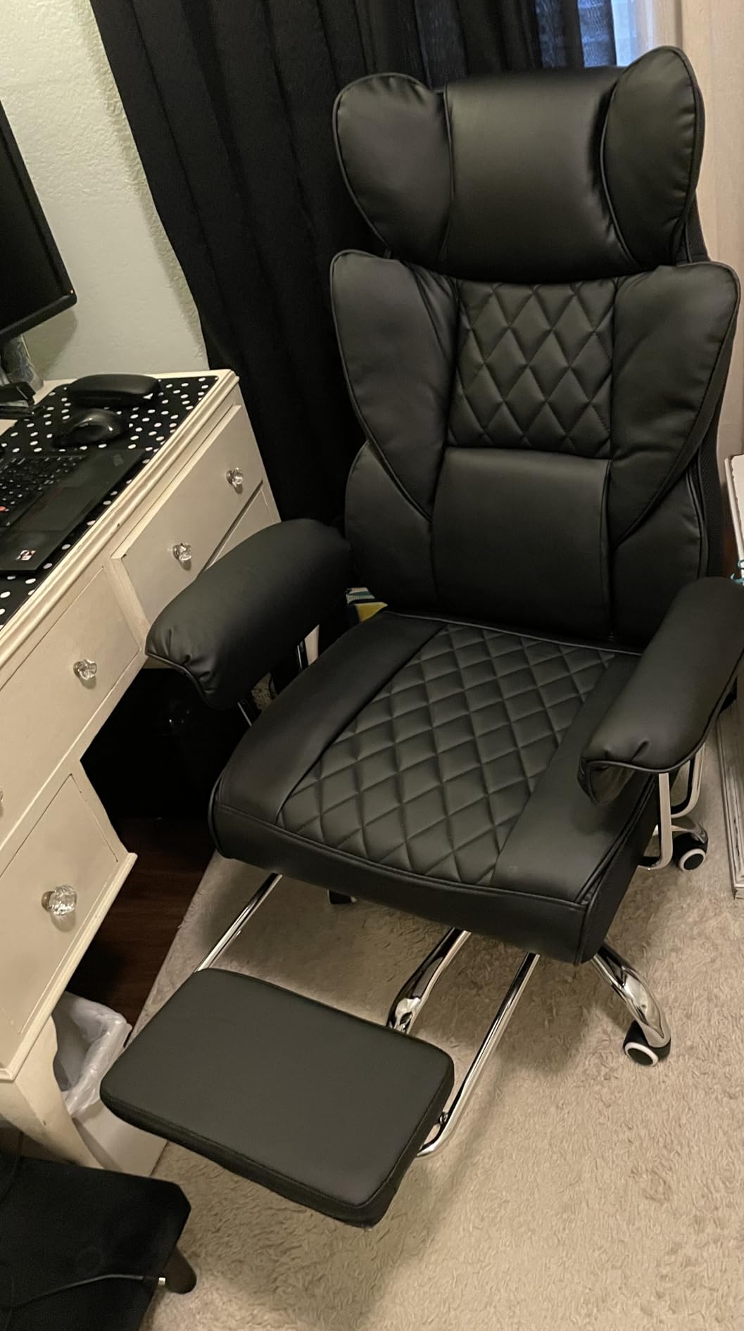 COMHOMA Big and Tall Office Chair, High Back Leather Gaming Chair with Footrest, Executive Ergonomic Office Chair with Pocket Spring Lumbar Support and with Outward Fixed Soft Armrests customer photo 1