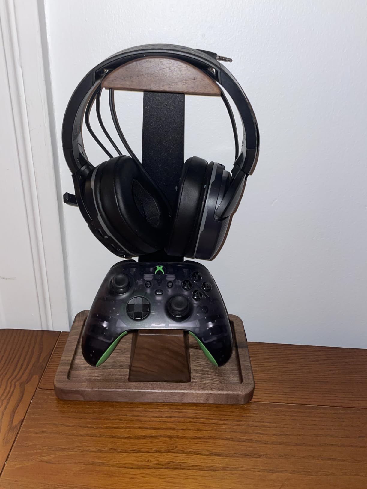 UPERGO Headset Stand with Gaming Controller Holder, Walnut Wood Headphone Stand with Storage Base, Gaming Equipment Accessories for Desk customer photo 1