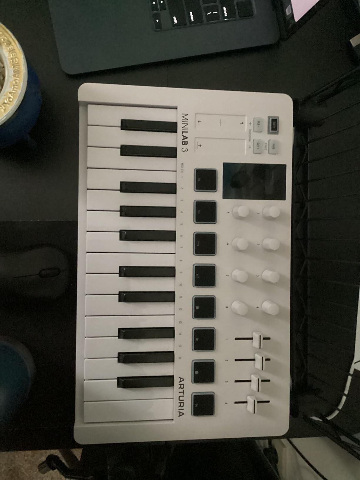 Arturia MiniLab 3 - 25 Key USB MIDI Keyboard Controller With 8 Multi-Color Drum Pads, 8 Knobs and Music Production Software Included customer photo 1