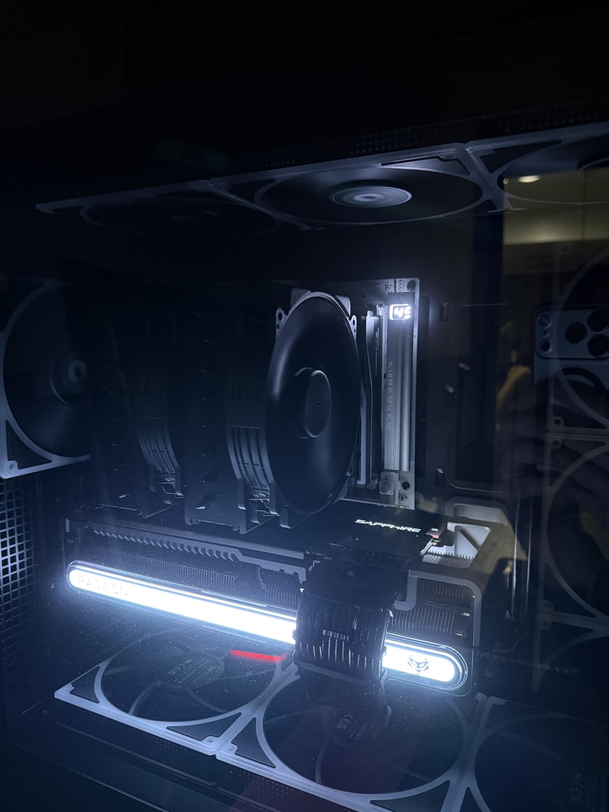 Noctua NH-D15 G2 chromax.Black Premium Dual Tower CPU Cooler for AMD AM5/AM4 and Intel LGA1851/LGA1700/LGA1200 (Black) customer photo 1
