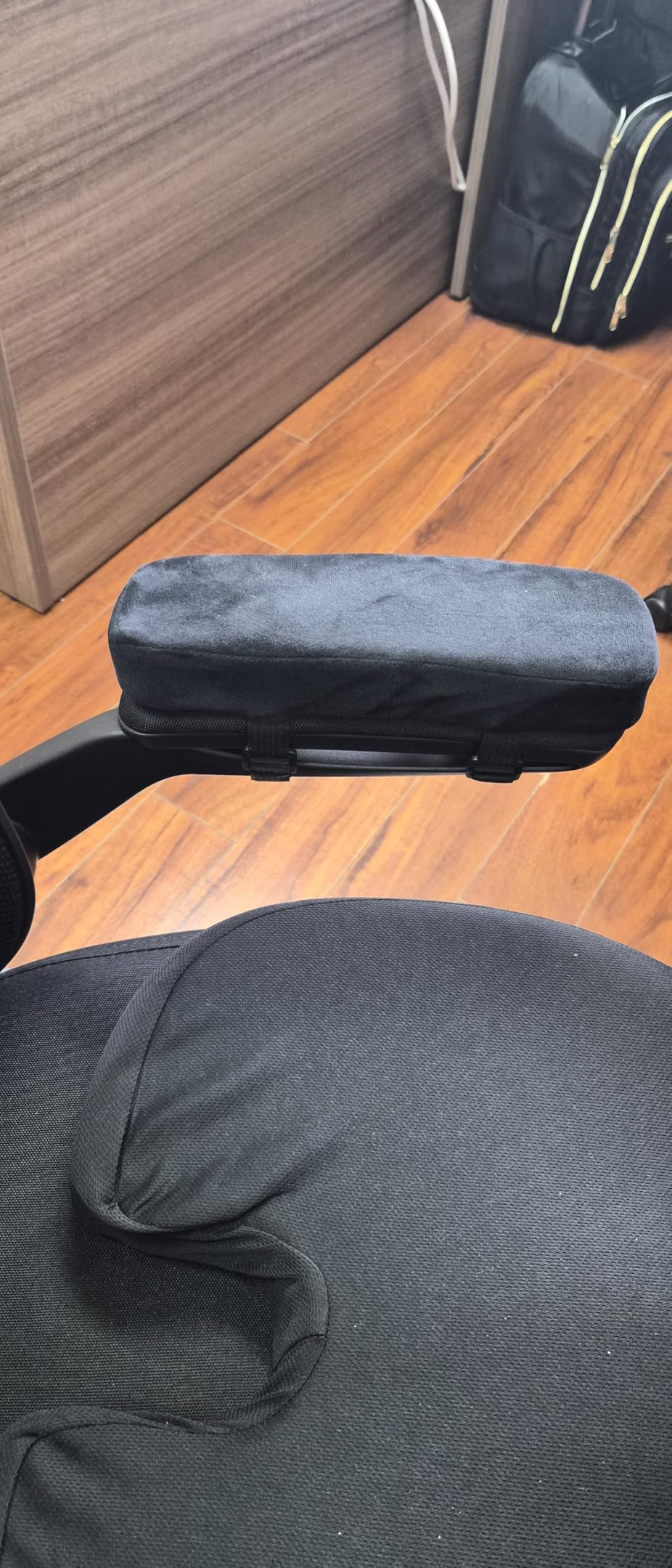 Smiry Ergonomic Office Chair Armrest Pads, Memory Foam Arm Rest Covers, Non-Slip Armrest Cushion with Adjustable Buckles and Straps, Elbow Relief for Desk, Gaming & Wheelchair (Black, Set of 2) customer photo 1