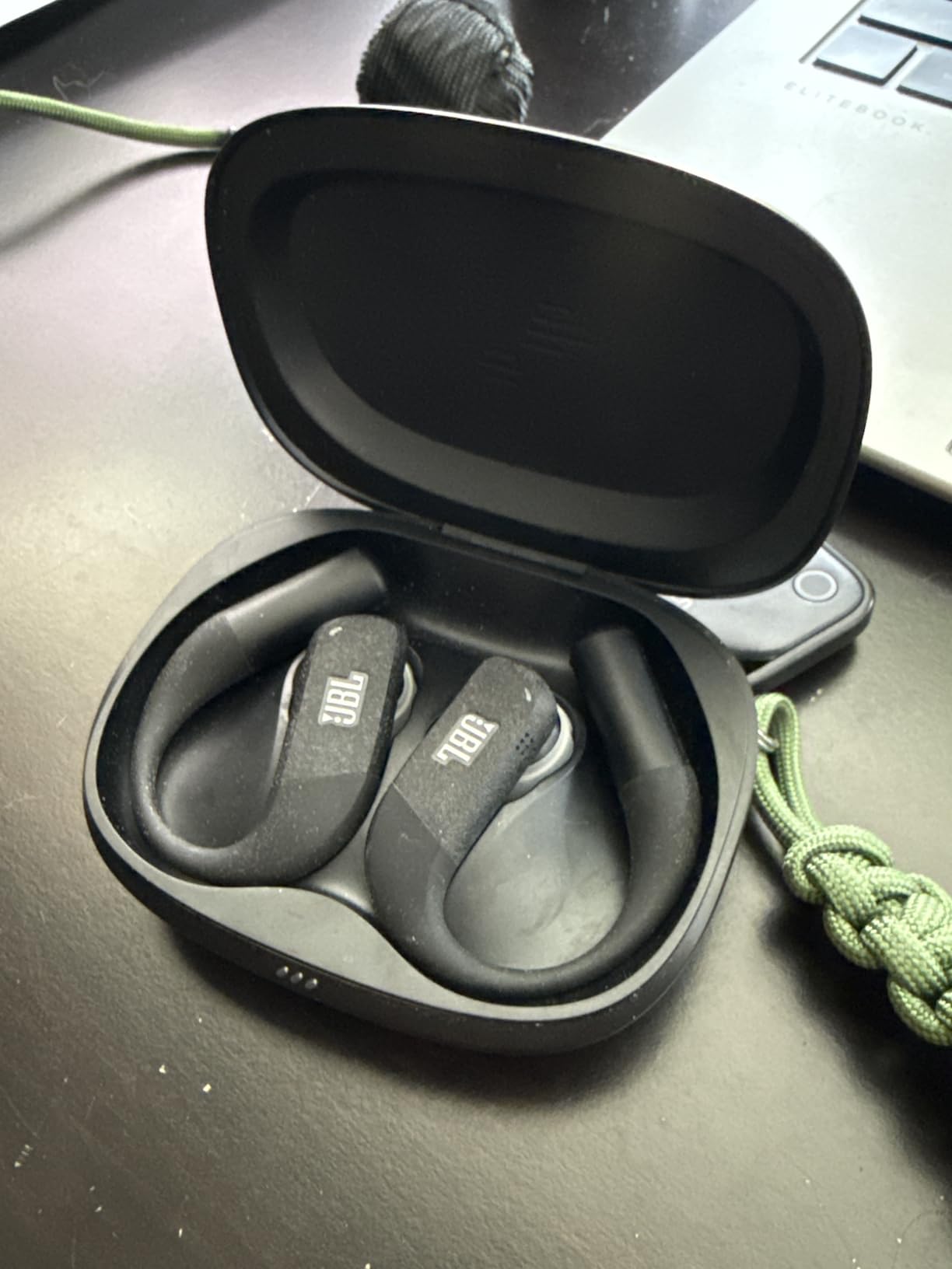 JBL Endurance Peak 4 - True Wireless Noise Cancelling Sport Earbuds, Up to 48Hrs Total Playback, Water & dust Proof (IP68), Secure fit with TwistLock Design, & 6 mics for Perfect Calls (Black/Grey) customer photo 1