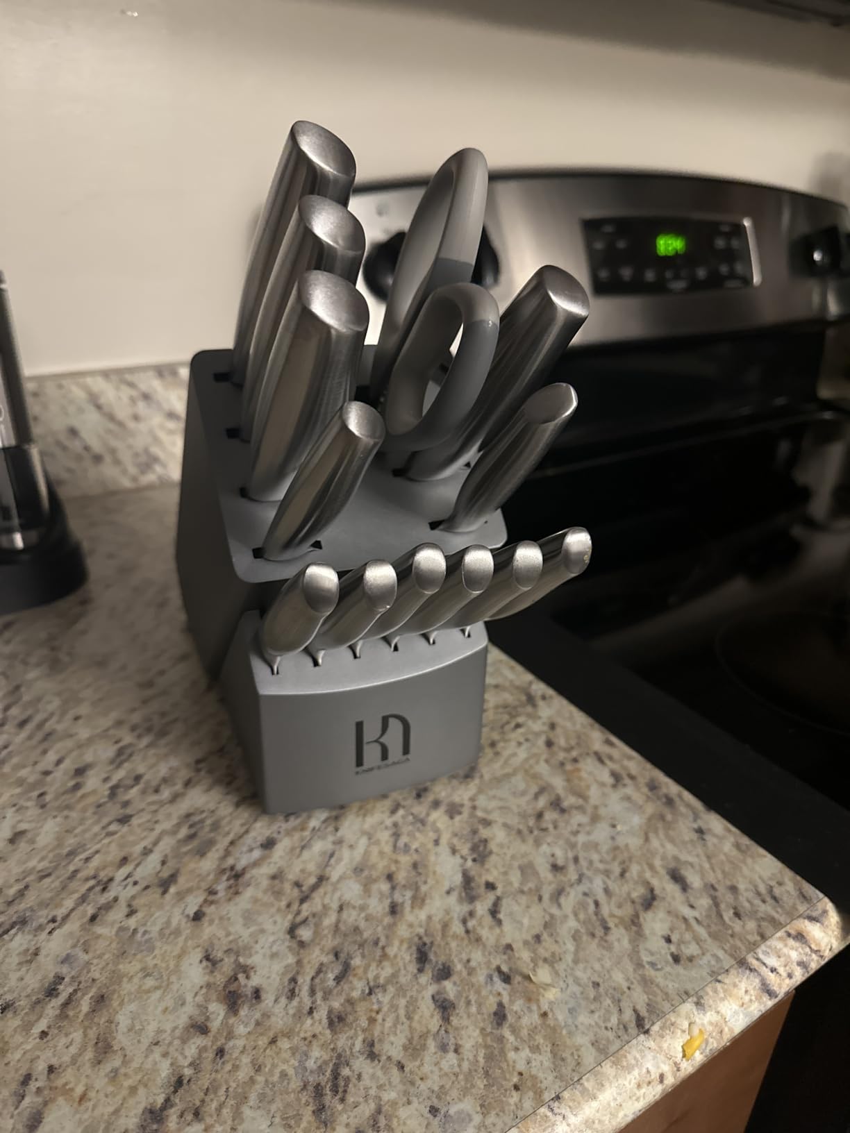 KnifeSaga Knife Set Premium, Kitchen Knife Block Set 14 Pcs Japanese High Carbon Stainless Steel Enduring Razor Sharp, Black Chef Knives Set for Kitchen with Built-in Sharpener and Acacia Wood Block customer photo 2