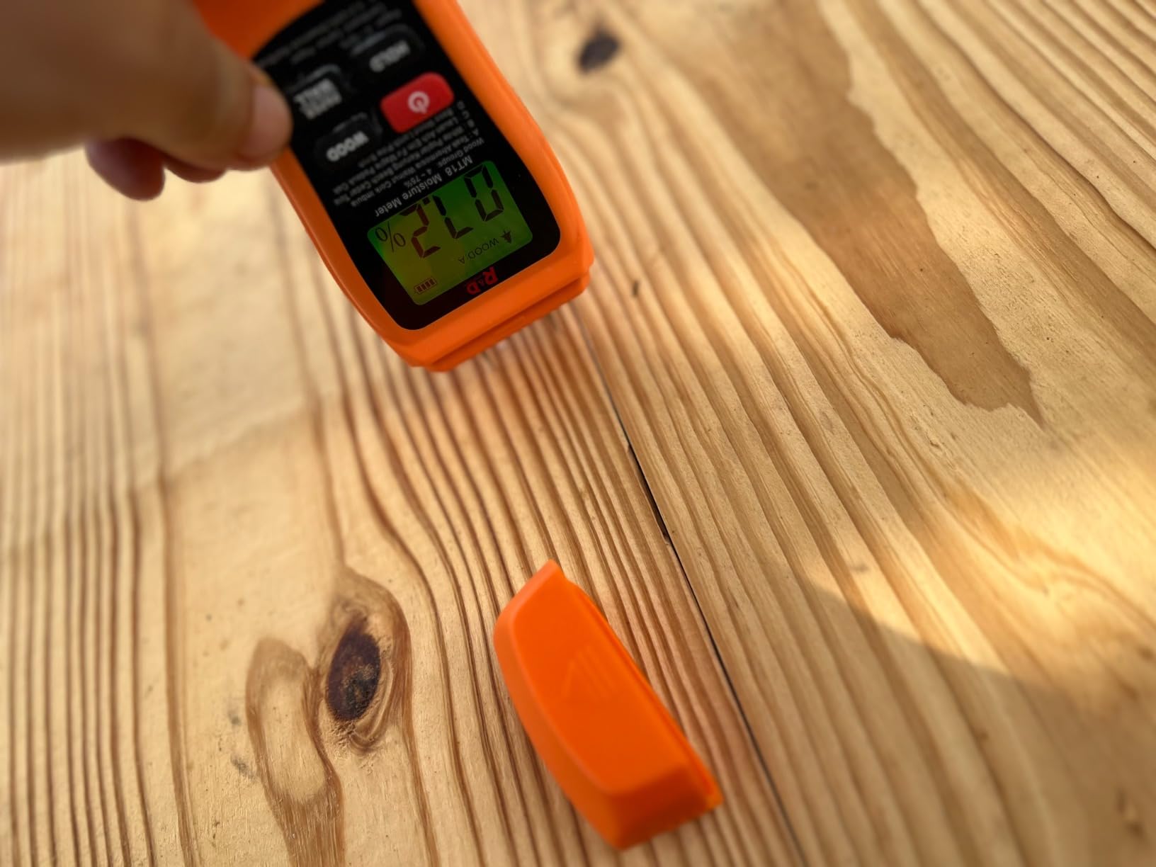 Pinless Moisture Meter for Walls and Wood | Non-Destructive, For Drywall, Concrete & Flooring, Rechargeable, Digital Moisture Tester customer photo 1