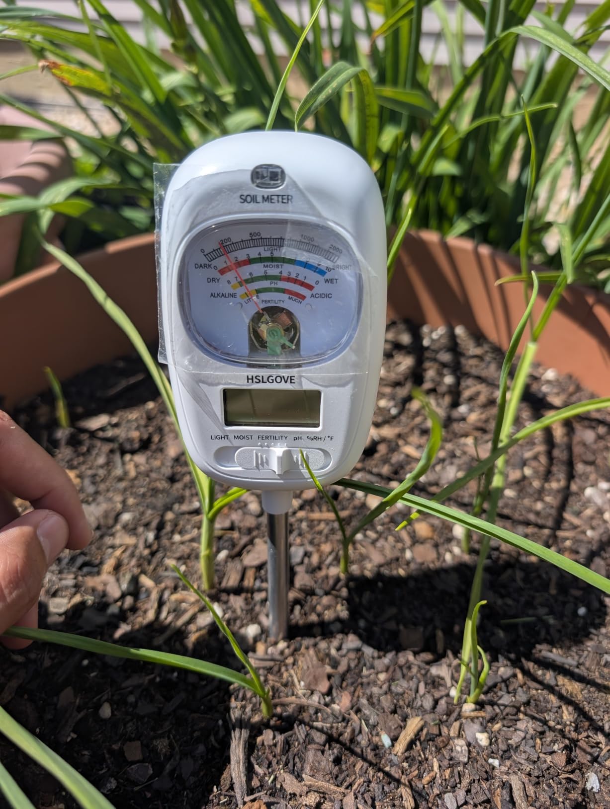 HSLGOVE Soil Test Kit, 7-in-One Soil Moisture Meter/Soil PH Meter/Fertility, Dual Screen Soil Tester w/Digital Soil Temp/Air Temp&Humidity for Plants Gardening, Lawn, Farm Indoor&Outdoor customer photo 1
