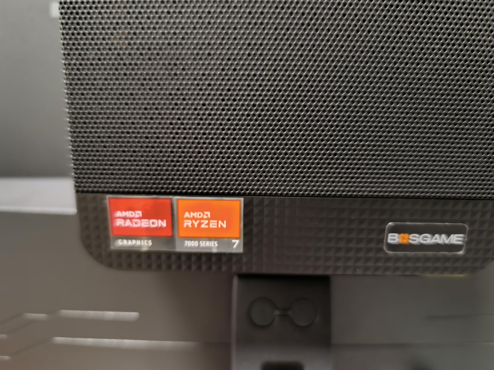 BOSGAME P3 Mini PC AMD Ryzen 7 7840HS | 16GB 5600 MT/s DDR5 RAM | 1TB PCIe 4.0 NVMe SSD | Dual Gigabit Ethernet | Triple Display| AX210 Wi-Fi 6E | BT 5.2 | Compact Desktop Computer customer photo 2