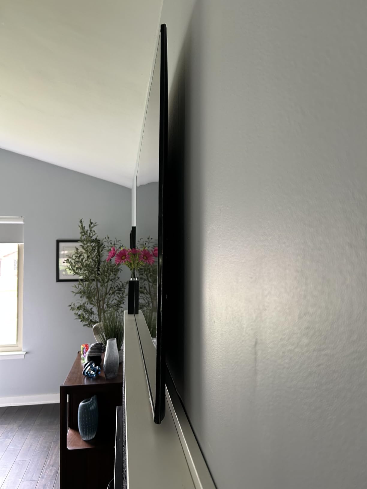 Samsung 75-Inch Class Neo QLED QN70H Series Samsung Vision AI Smart TV (2026 Model, 75QN70H) Quantum Mini LED, 100% Color Volume with Dot, NQ4 AI Processor, 4K Upscaling, Alexa Built-in customer photo 1