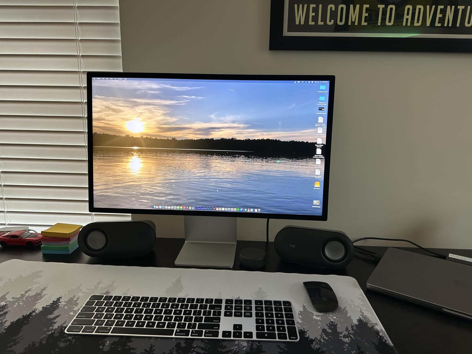 Apple Studio Display: Standard Glass, Tilt-Adjustable Stand customer photo 1