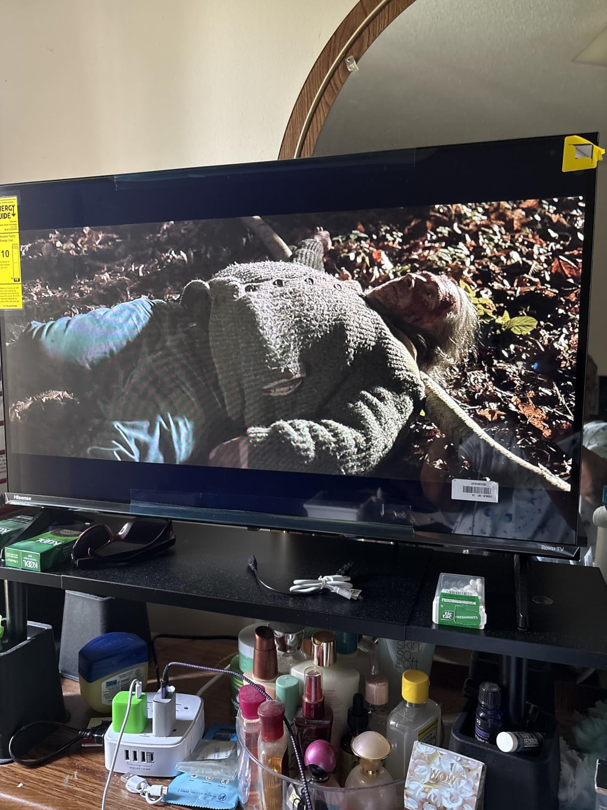 Hisense 32-Inch Class QD4SR Series Hi-QLED HD Smart Roku TV (32QD4HSR, 2026 Model) - Hi-QLED Color, Dolby Audio, Compatible with Alexa, Full Array LED, Slim Bezel Design customer photo 1