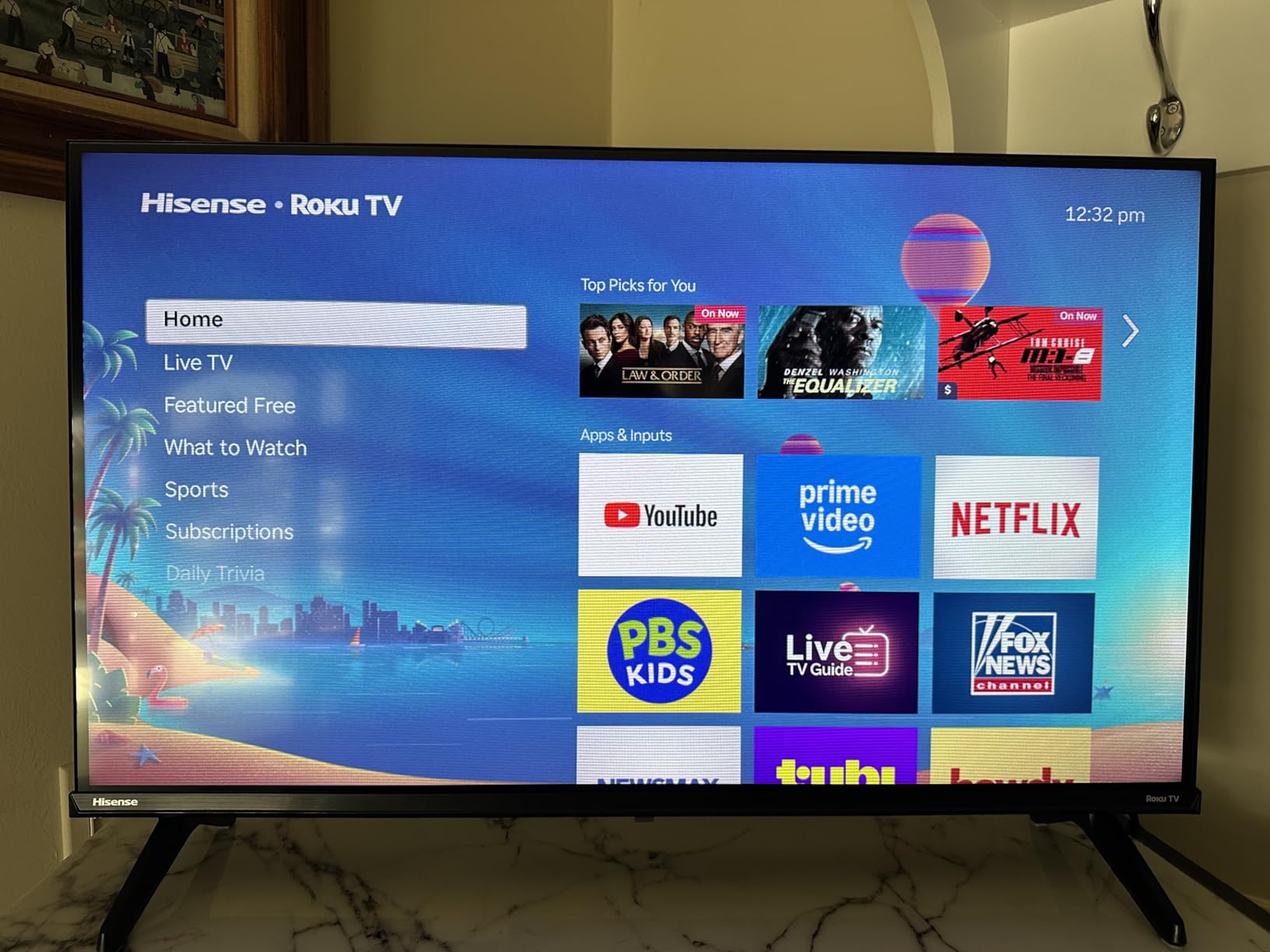 Hisense 32-Inch Class QD4SR Series Hi-QLED HD Smart Roku TV (32QD4HSR, 2026 Model) - Hi-QLED Color, Dolby Audio, Compatible with Alexa, Full Array LED, Slim Bezel Design customer photo 2