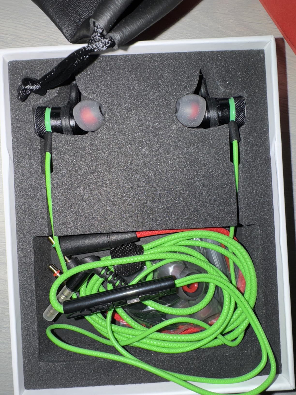 KASOTT SoundMaster Pro V1 - Gaming Earphones with Dual Audio Drivers, Battle Buds, in-Line Mic with Mute and Volume Control, Compatible with Xbox Series, Xbox One, PS5, PS4, Switch, Pc with 3.5mm Aux customer photo 2