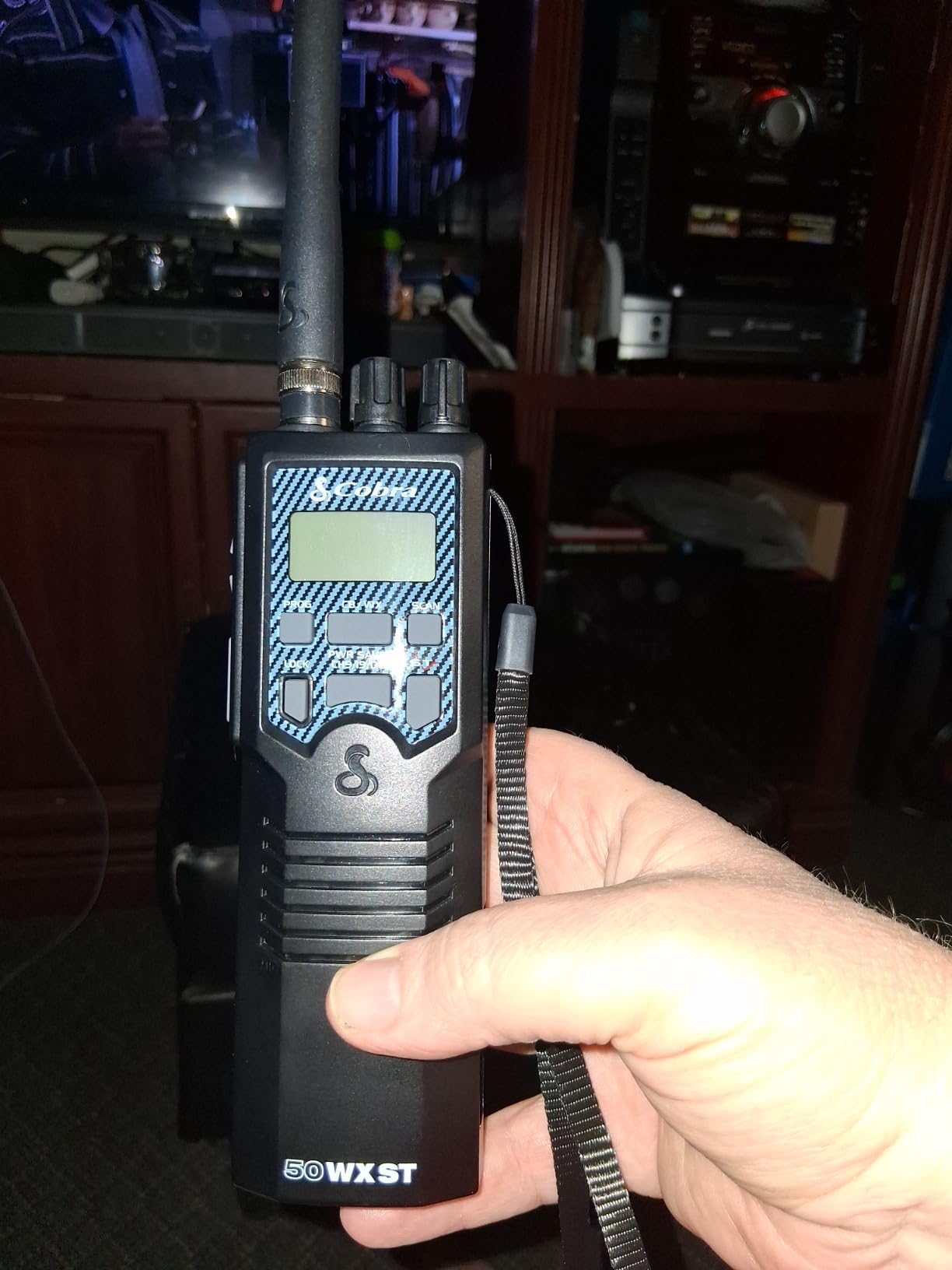Cobra HHRT50 Road Trip CB Radio - 2-Way Handheld Emergency Radio with Access to Full 40 Channels & NOAA Alerts, Rooftop Magnet Mount Antenna and Omni-Directional Microphone, Black customer photo 1