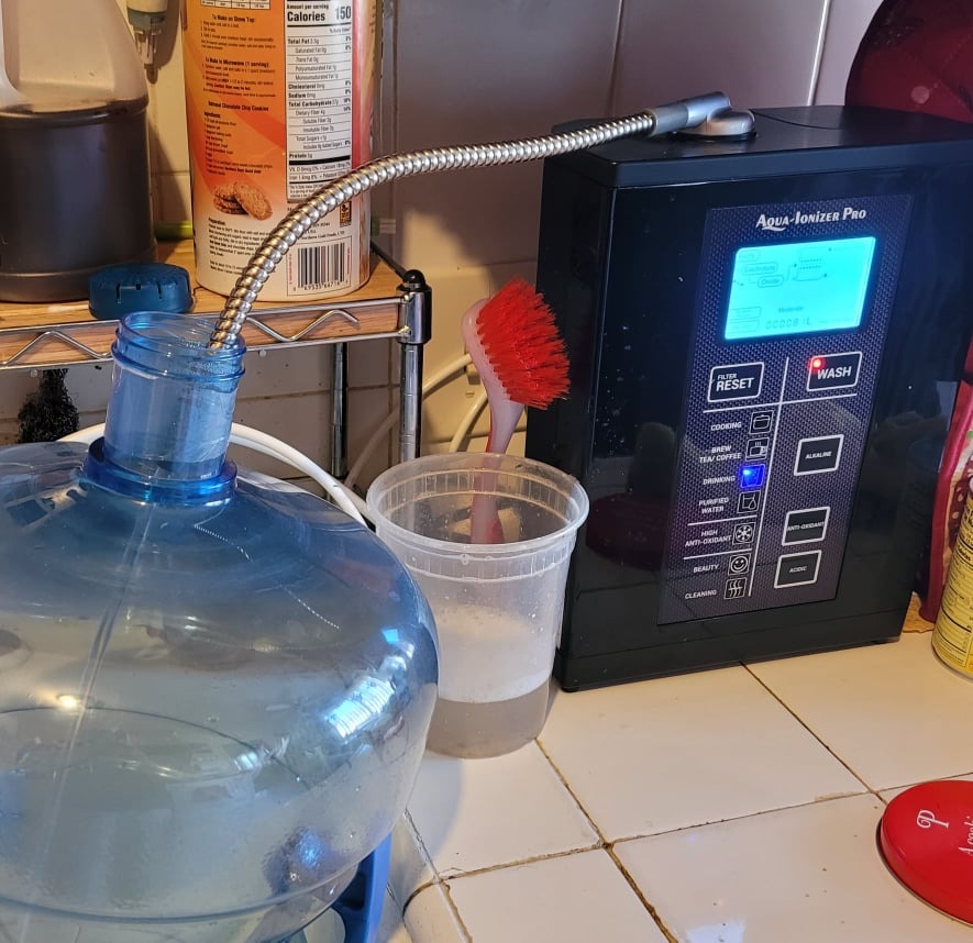 Aqua Ionizer Deluxe 9.5 Anti-Oxidant Boost Water Ionizer | Produces pH 3.0-11.5 Alkaline Water Filtration System | Up to -880mV ORP | 4000 Liters Per Filter | 7 Water Settings customer photo 2