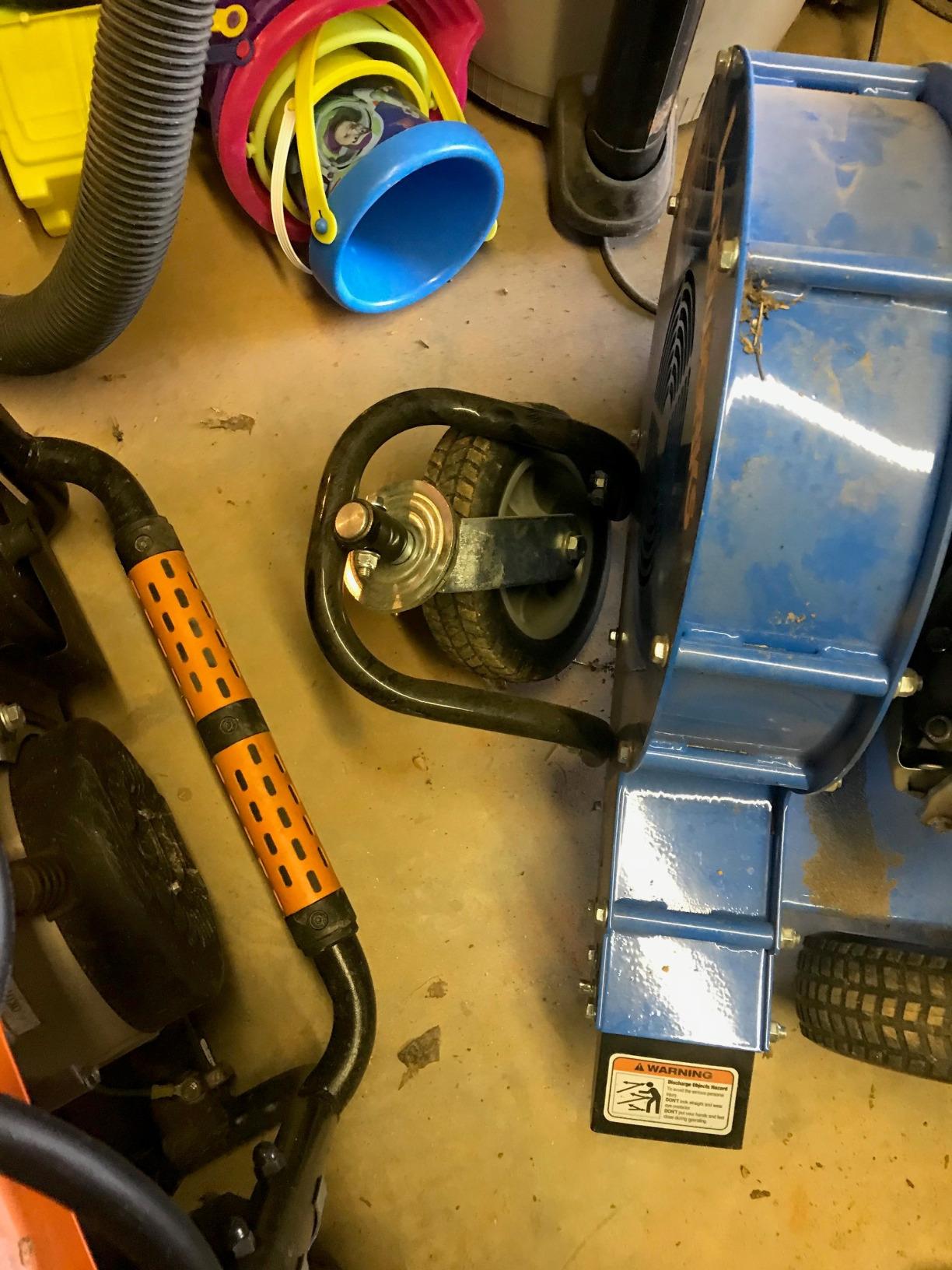 Landworks Leaf Blower Wheeled Walk Behind Jet Sweep Manual-Propelled Powerful 7HP 4 Stroke OHV Motor Output Wind Force of 150 MPH / 1270 CFM customer photo 1