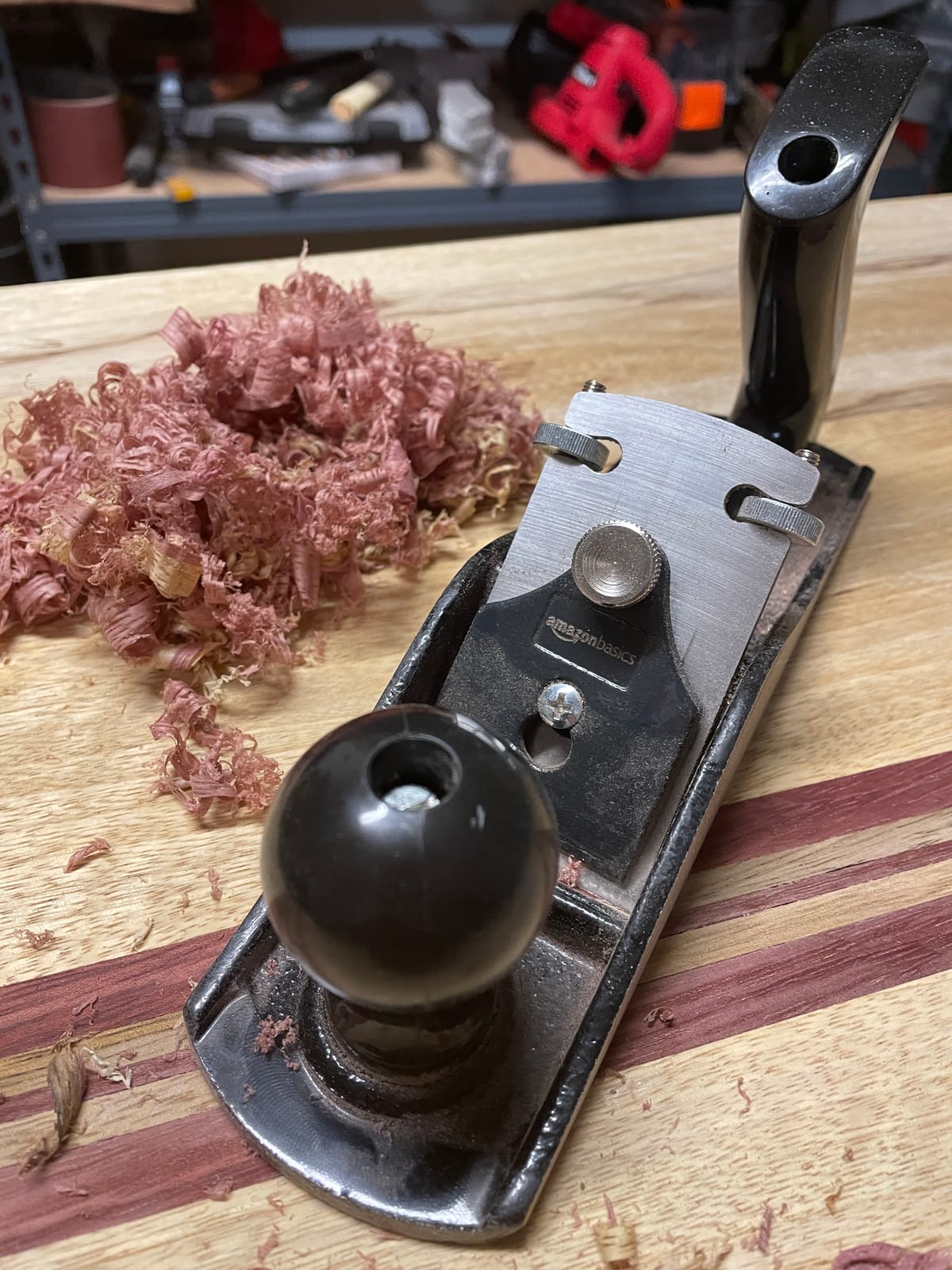 Amazon Basics Woodworking Hand Planer - No.4 Adjustable Bench Plane with 2-Inch Steel Blade for Quality Wood Smoothing Cuts, Grey/Black customer photo 1