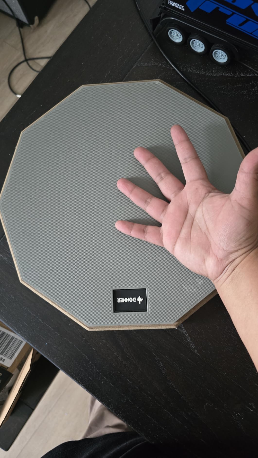 Donner 12 Inches Drum Practice Pad Silent Drum Pad Set Gray 2-Sided With Drum Sticks customer photo 1