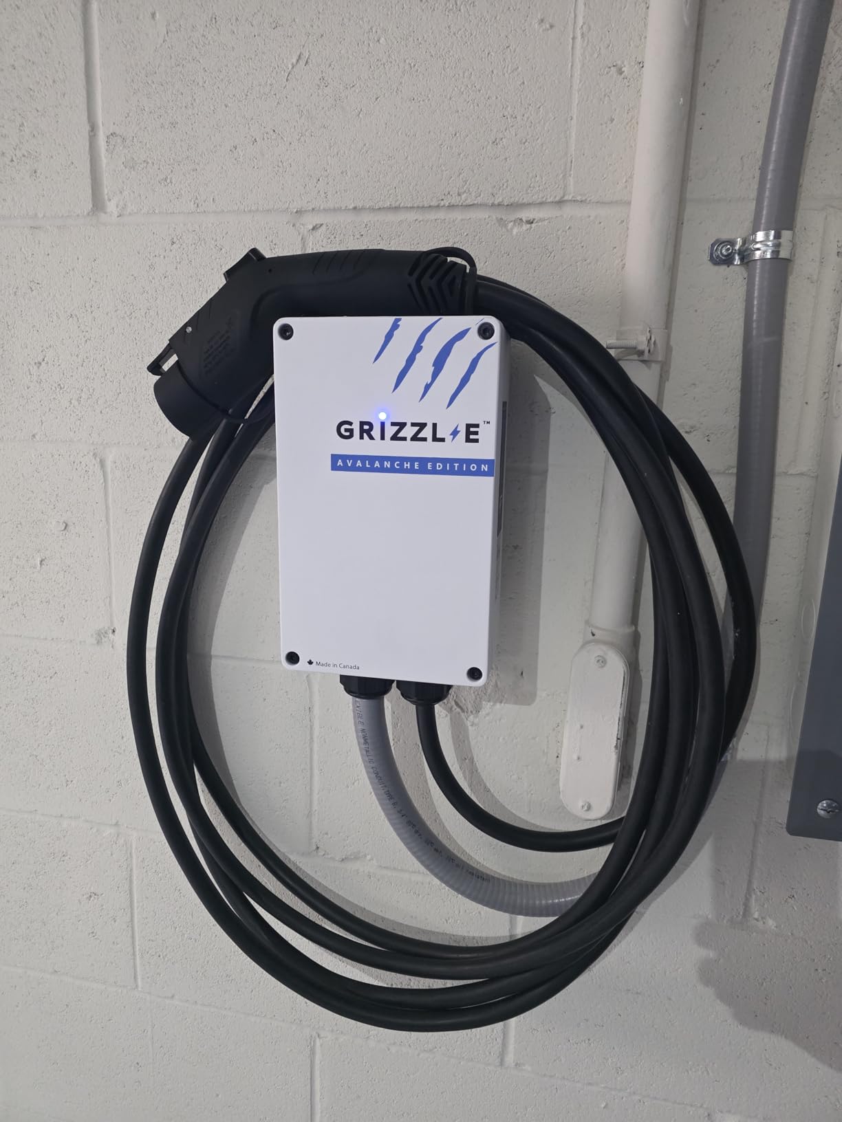 Grizzl-E Classic, Level 2 240V / 40A Electric Vehicle (EV) Charger, UL Certified, Metal Case Enclosure, Indoor/Outdoor Electric Car Fast Wall Charging Station, NEMA 14-50 Plug, Classic Black customer photo 2