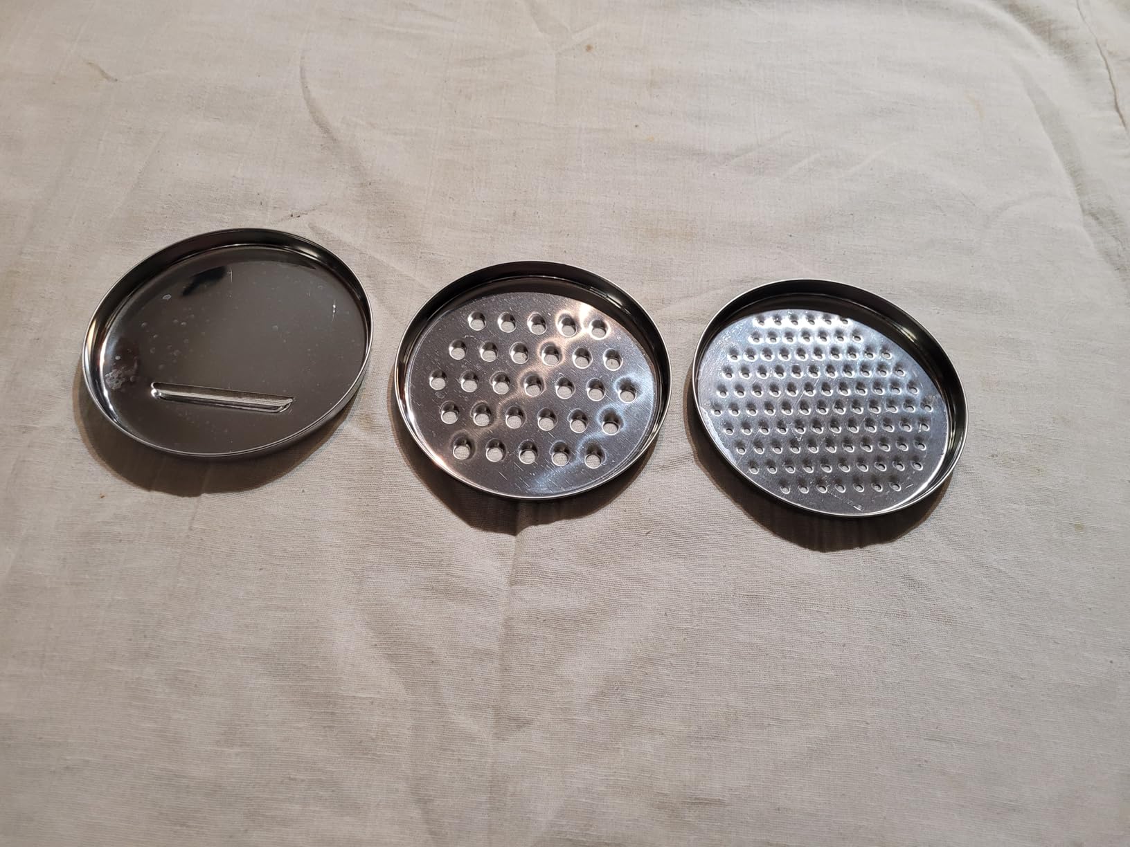 Umite Chef Mixing Bowls with Airtight Lids Set, 8PCS Stainless Steel Nesting Bowls with Grater Attachments, Non-Slip Bottoms, 5, 4, 3.5, 2, 1.5QT for Mixing & Serving customer photo 1