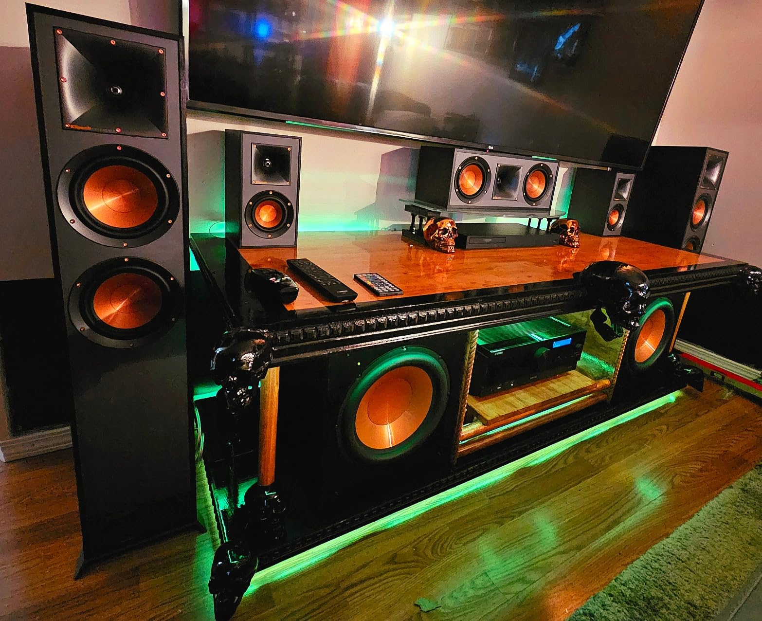 Klipsch Reference 5.2 Home Theater System Bundle with 2X R-625FA Floorstanding, 2X R-12SW Subwoofer, R-52C Center, R-41M Bookshelf Speakers, and Yamaha RX-A2AB 7.2-Channel AV Receiver customer photo 2
