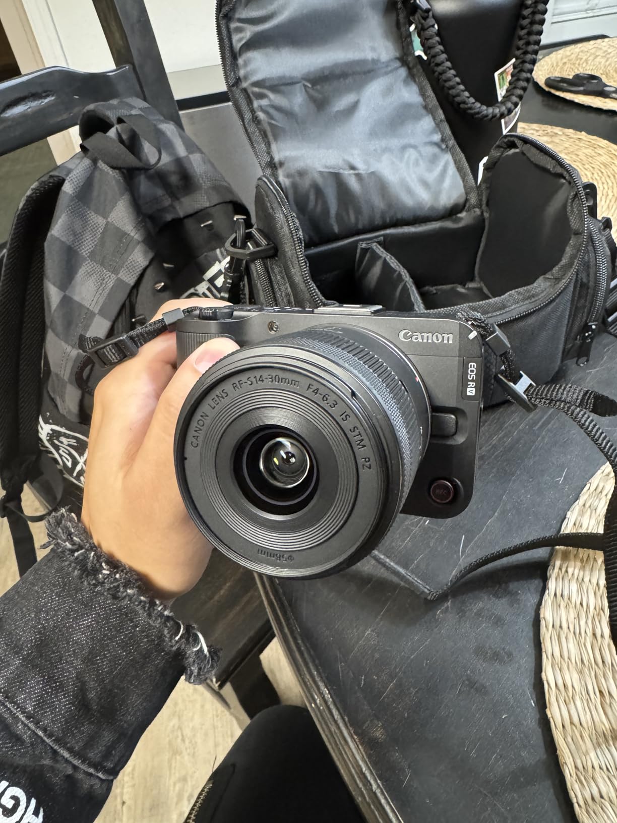 EOS R50 V Mirrorless Camera with 14-30mm Lens Bundle | For Vlogging & Content Creation | 4K Video | Dual Pixel Autofocus | Flip Screen + 64GB Memory Card + Camera Bag customer photo 1