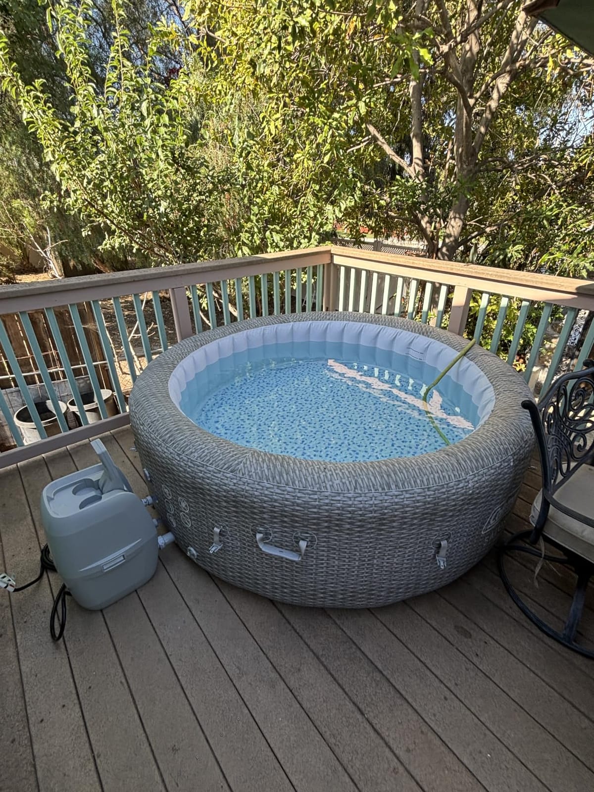 Coleman SaluSpa Sicily Energy-Efficient 5-7 Person Inflatable Hot Tub | Smart AirJet Portable Outdoor Spa with EnergySense Insulated Cover, Freeze Shield Technology, 180 Soothing Jets, 85