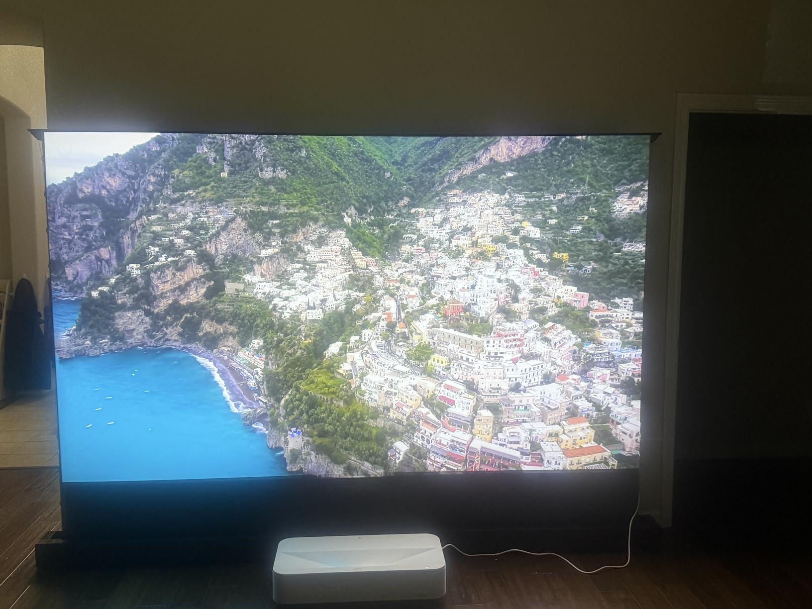 Epson Lifestudio Grand Plus Ultra Short Throw Laser Projector | 4000 Lumens Color and White Brightness 4K Display Technology Sound by Bose Built-In Google TV 3-Chip 3LCD Technology, Black customer photo 2