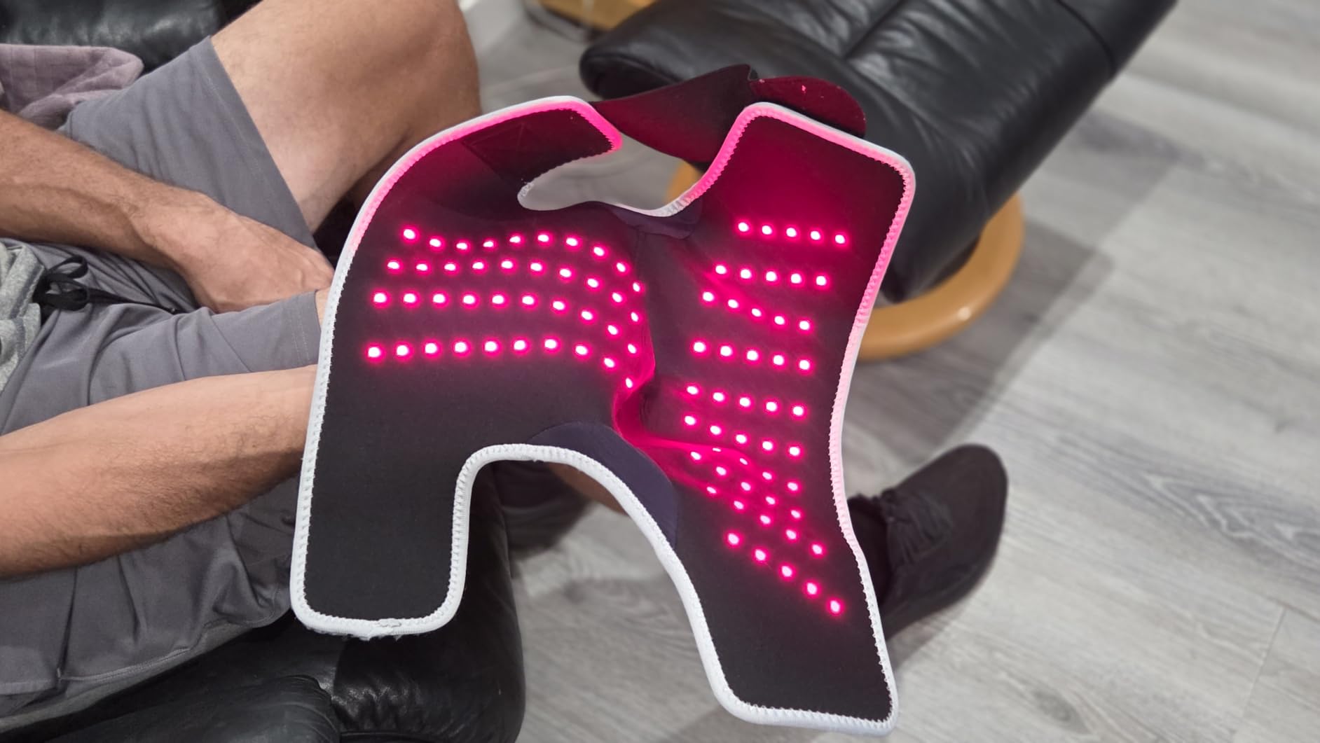 Cordless Red Light Therapy for Shoulder Knee Brace with Heat & Massage, Shoulder Heating Pad with 660nm & 850nm Infrared Light Therapy Wrap for Joint Pain Relief customer photo 1