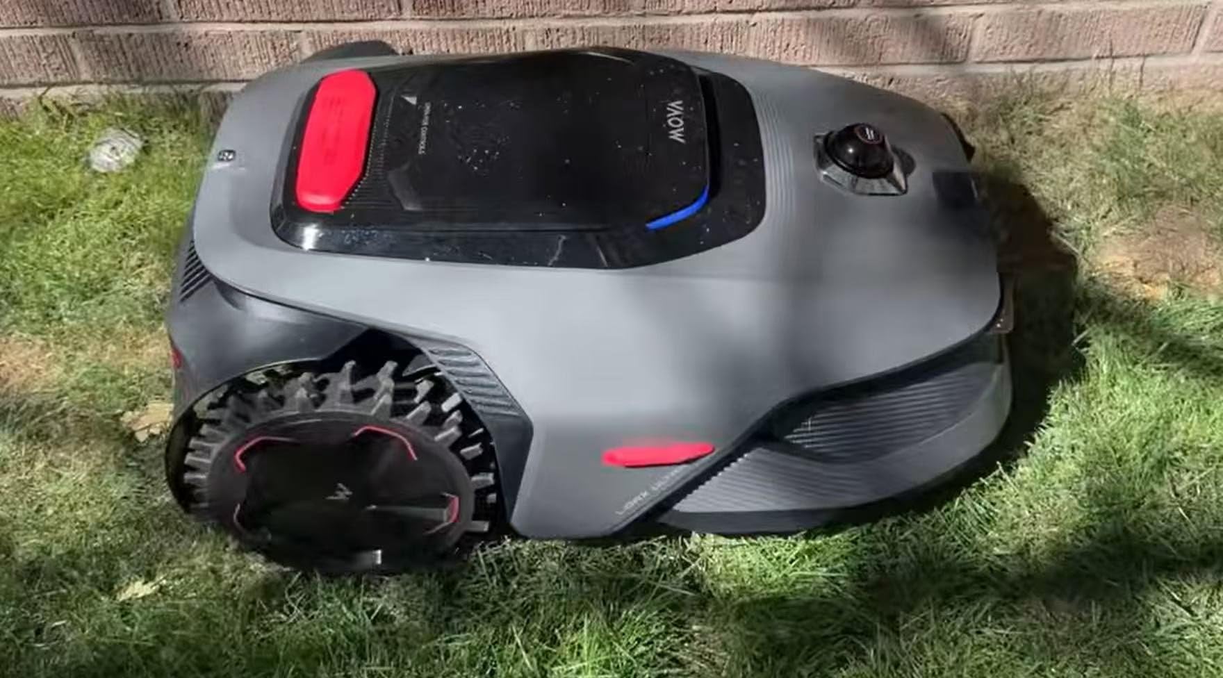 MOVA LiDAX Ultra 2000 AWD Robot Lawn Mower Wire Free RTK Free for up to 0.5 Acre, Dual Maps, 360° 3D LiDAR & AI Dual Vision Mapping, Robotic Mower with 4G, for 80% Slopes, Cutting Height 1.2
