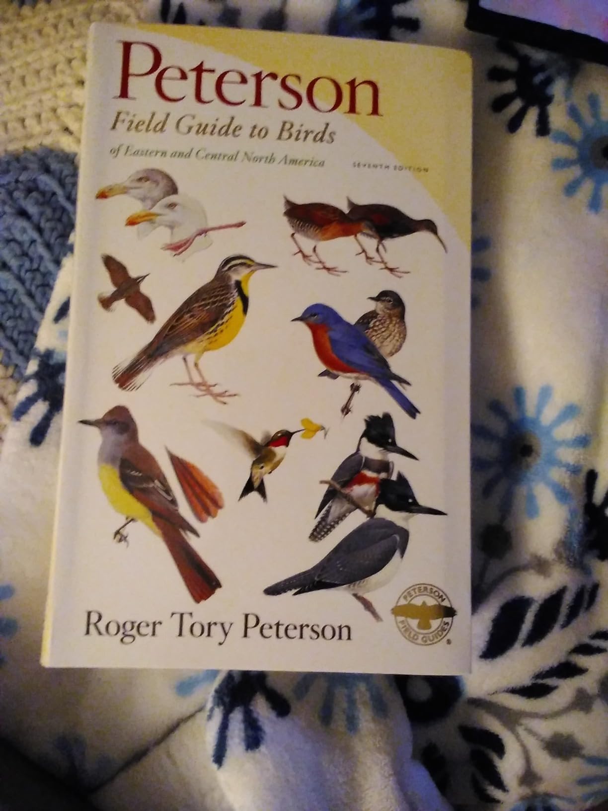 Peterson Field Guide To Birds Of Eastern & Central North America, Seventh Ed.: The Classic Birdwatching Guide with Updated Range Maps customer photo 1