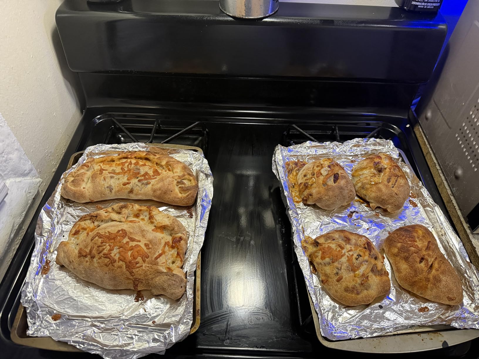 Pillsbury Classic Pizza Crust, Pizza Dough, 13.8 oz | Ready-To-Bake Dough, Great For Pizza, Calzones & Breadsticks, No Mixing Needed customer photo 1