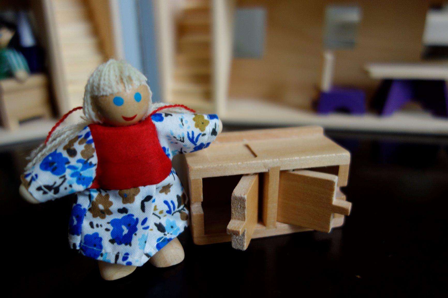 Melissa & Doug Fold & Go Wooden Dollhouse with Dolls and Furniture customer photo 2