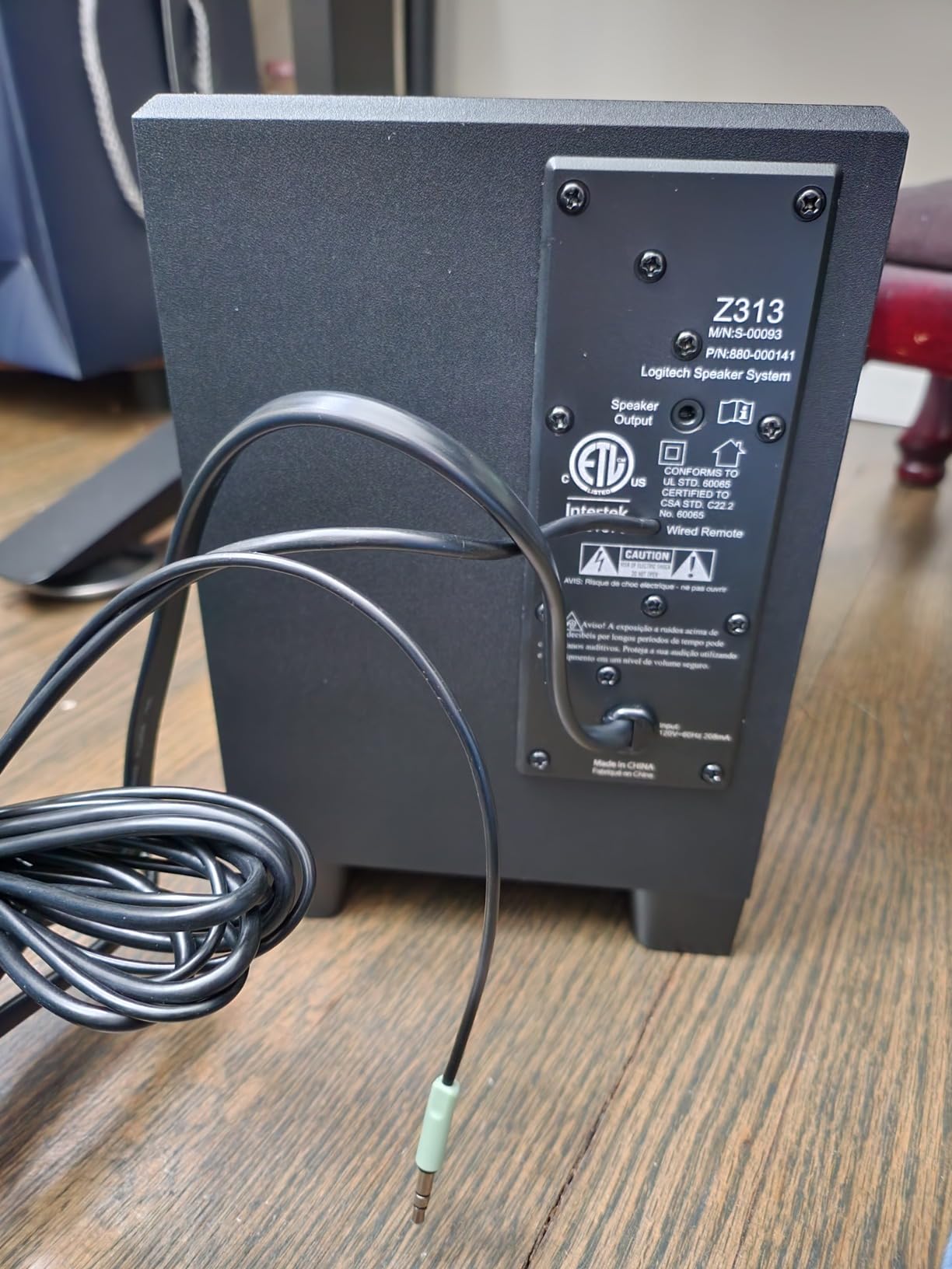 Logitech Z313 2.1 Multimedia Speaker System with Subwoofer - Black customer photo 1