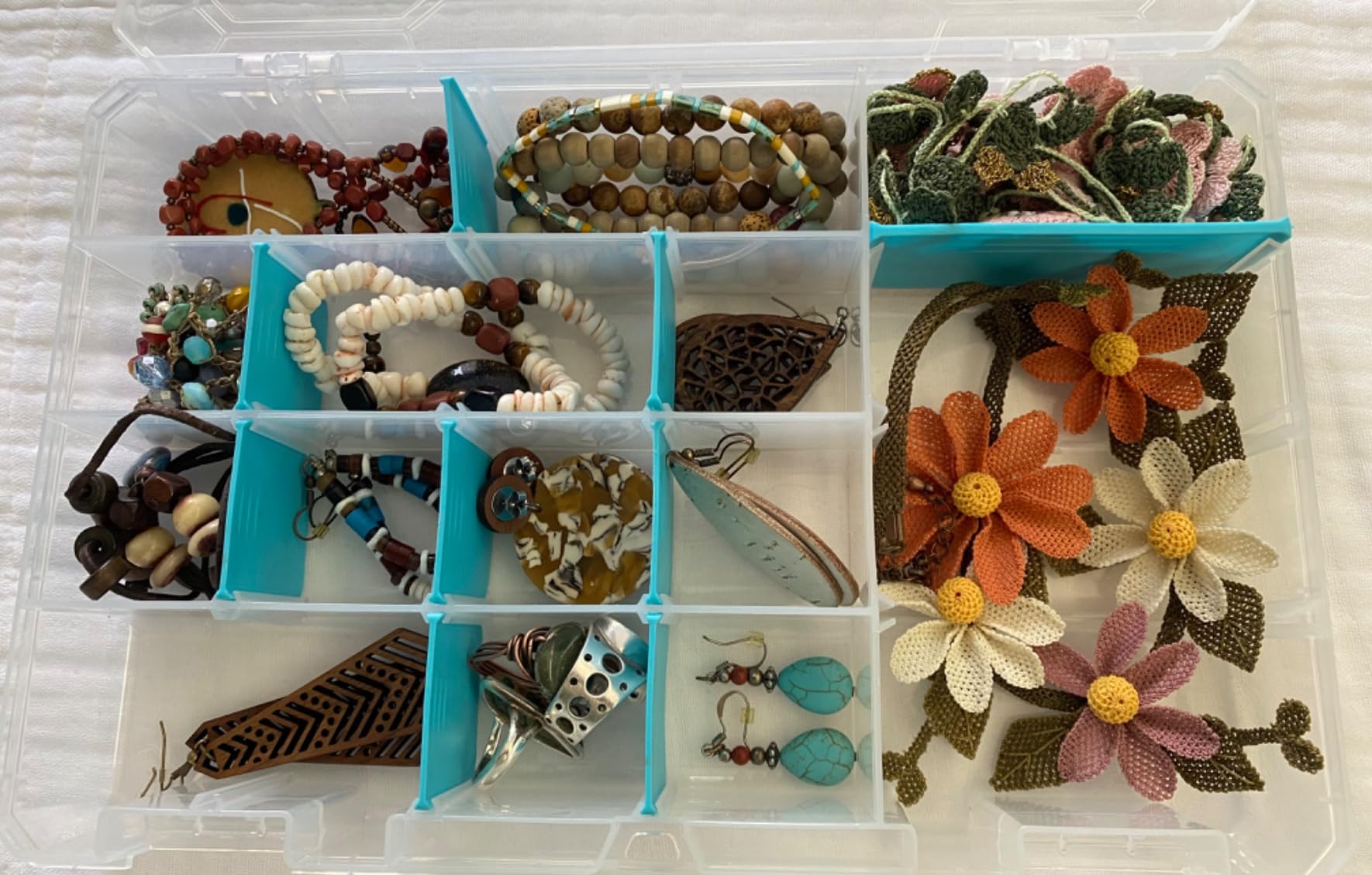 ArtBin Medium Anti-Tarnish Jewelry Box with 15 Dividers, Aqua Accents customer photo 1