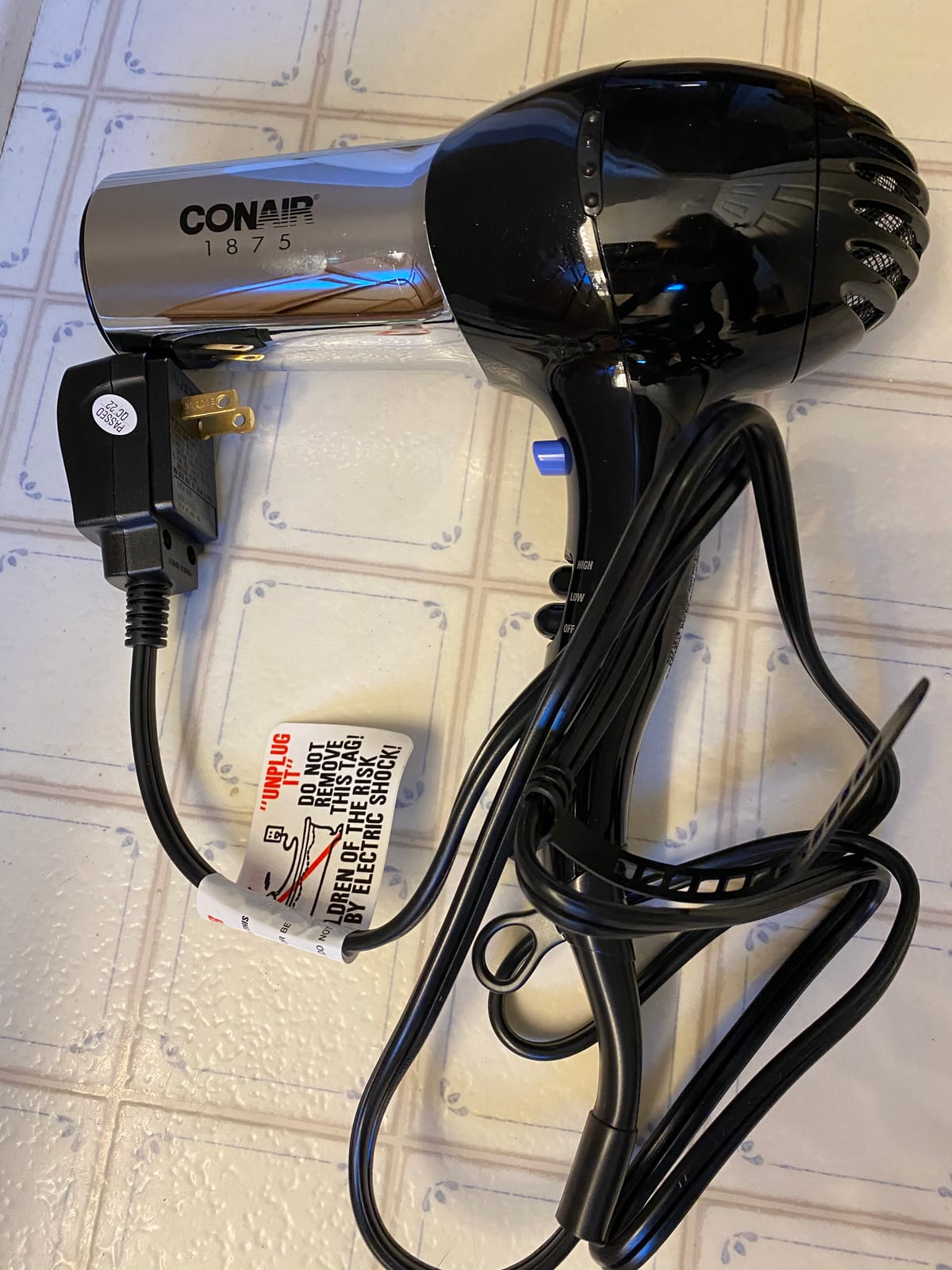Conair Ionic Hair Dryer with Concentrator Attachment, 1875W, Full Size customer photo 1
