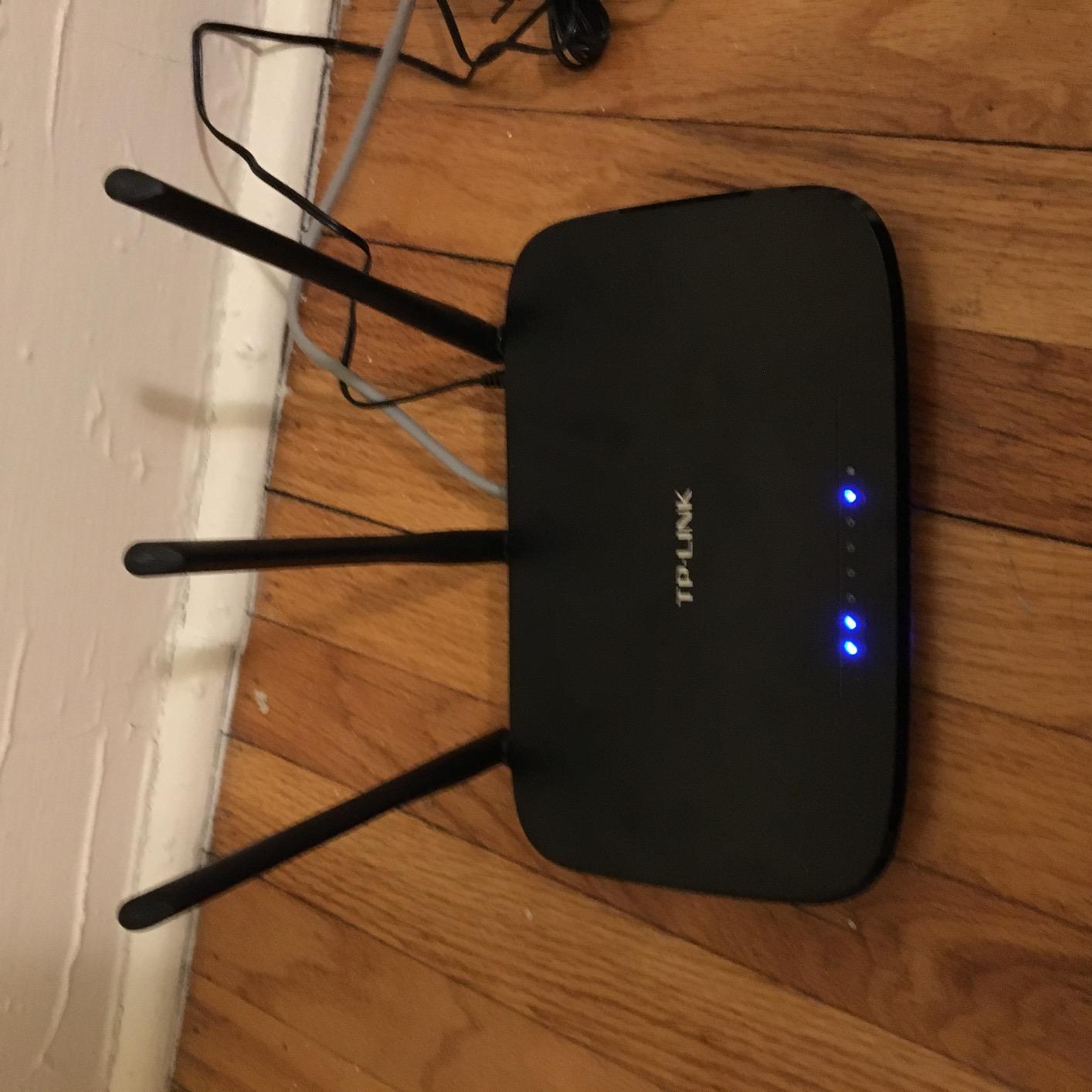 TP-Link N450 WiFi Router - Wireless Internet Router for Home (TL-WR940N) customer photo 2